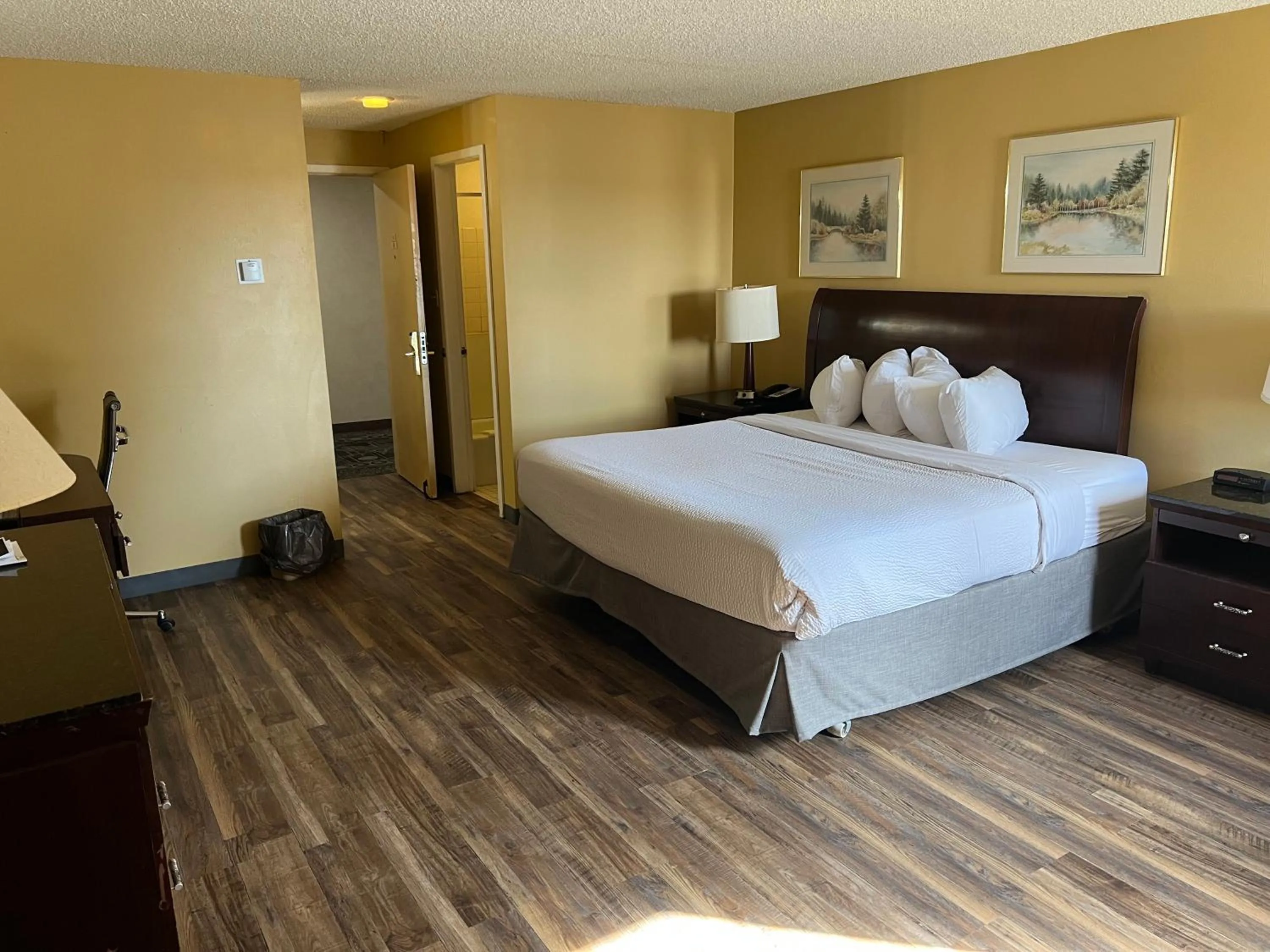 Bed in Travelodge by Wyndham Laramie