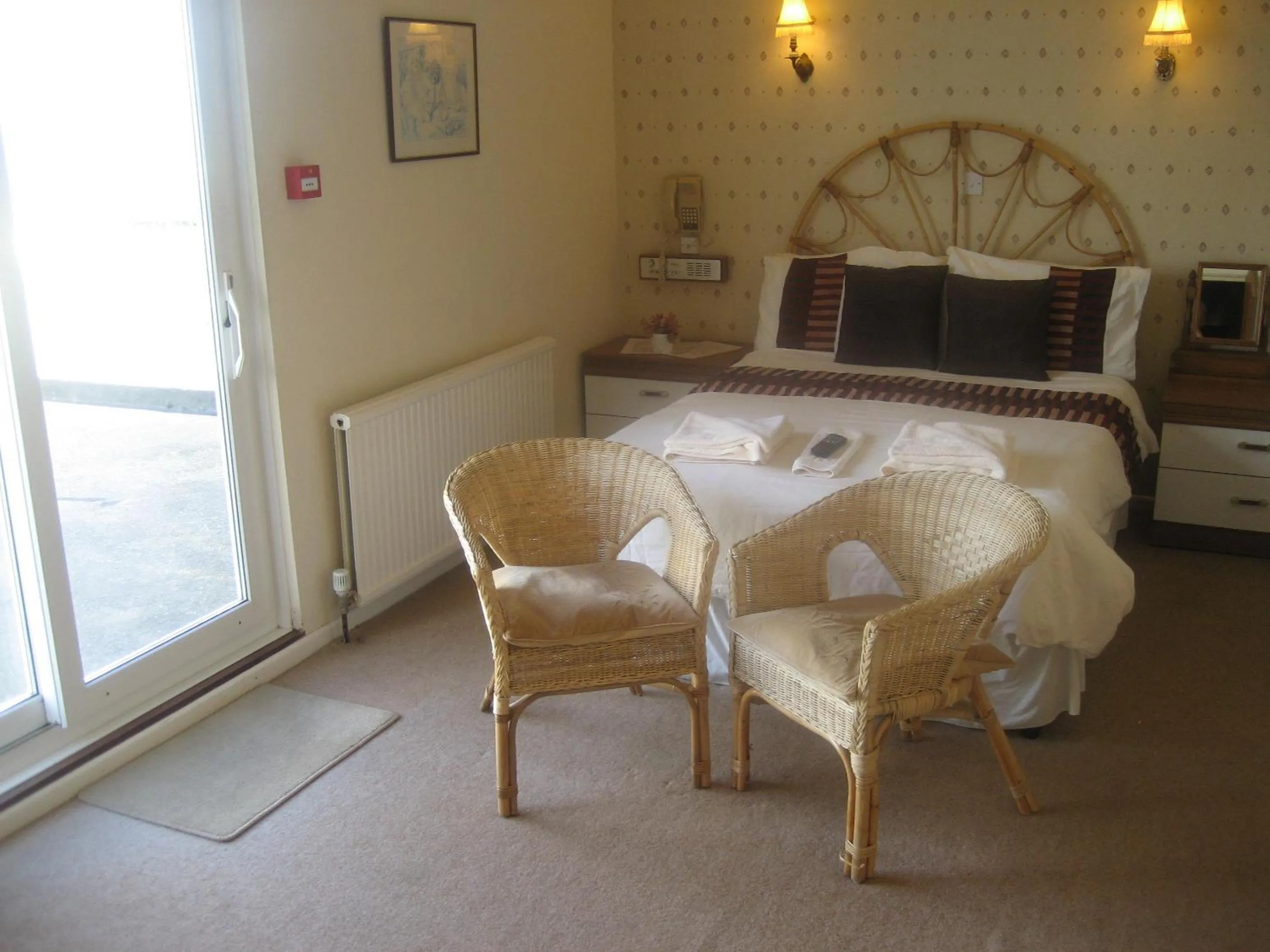 Bedroom, Bed in Priory Lodge Hotel