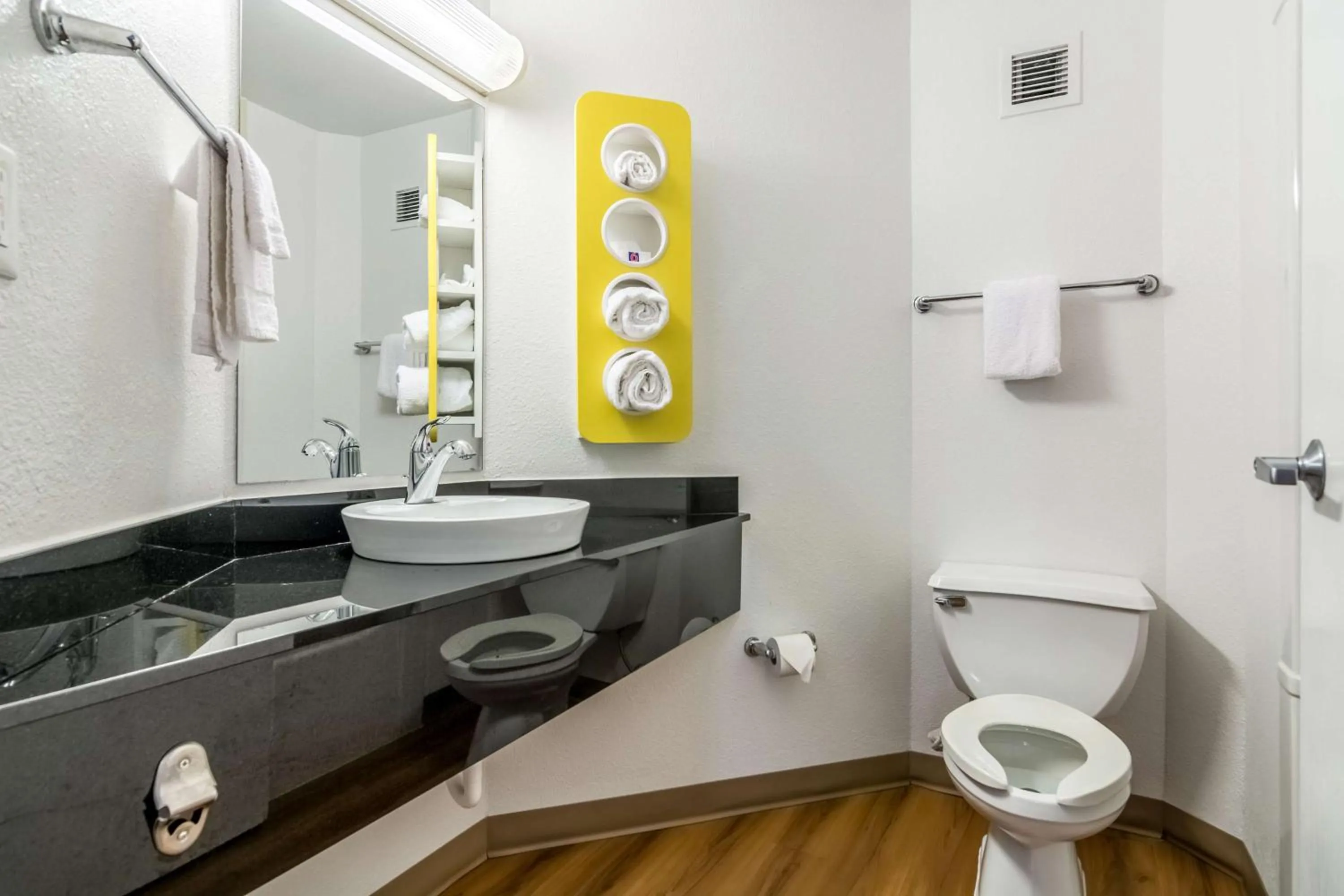 Photo of the whole room in Motel 6-Fort Mill, SC - Charlotte