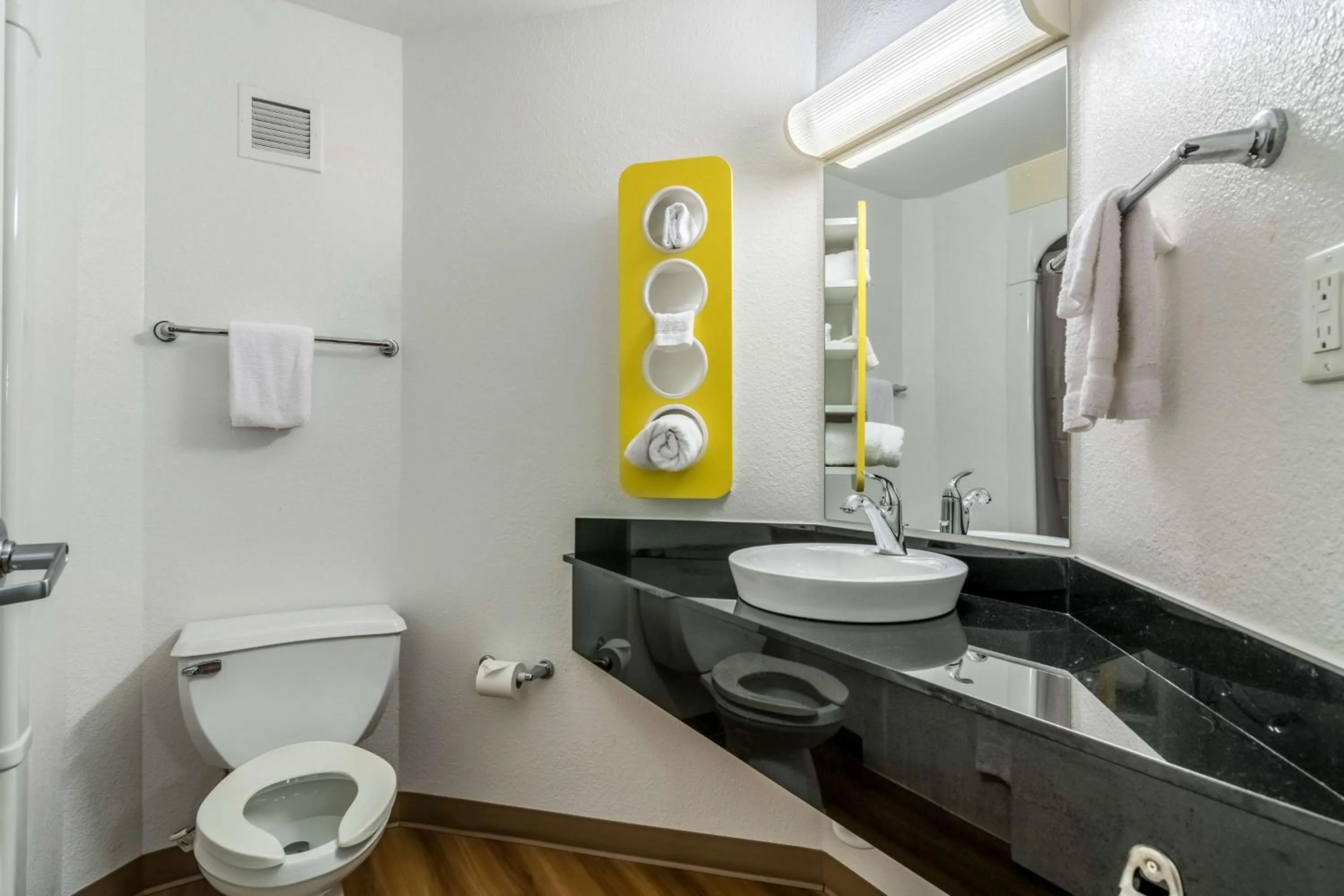 Photo of the whole room in Motel 6-Fort Mill, SC - Charlotte