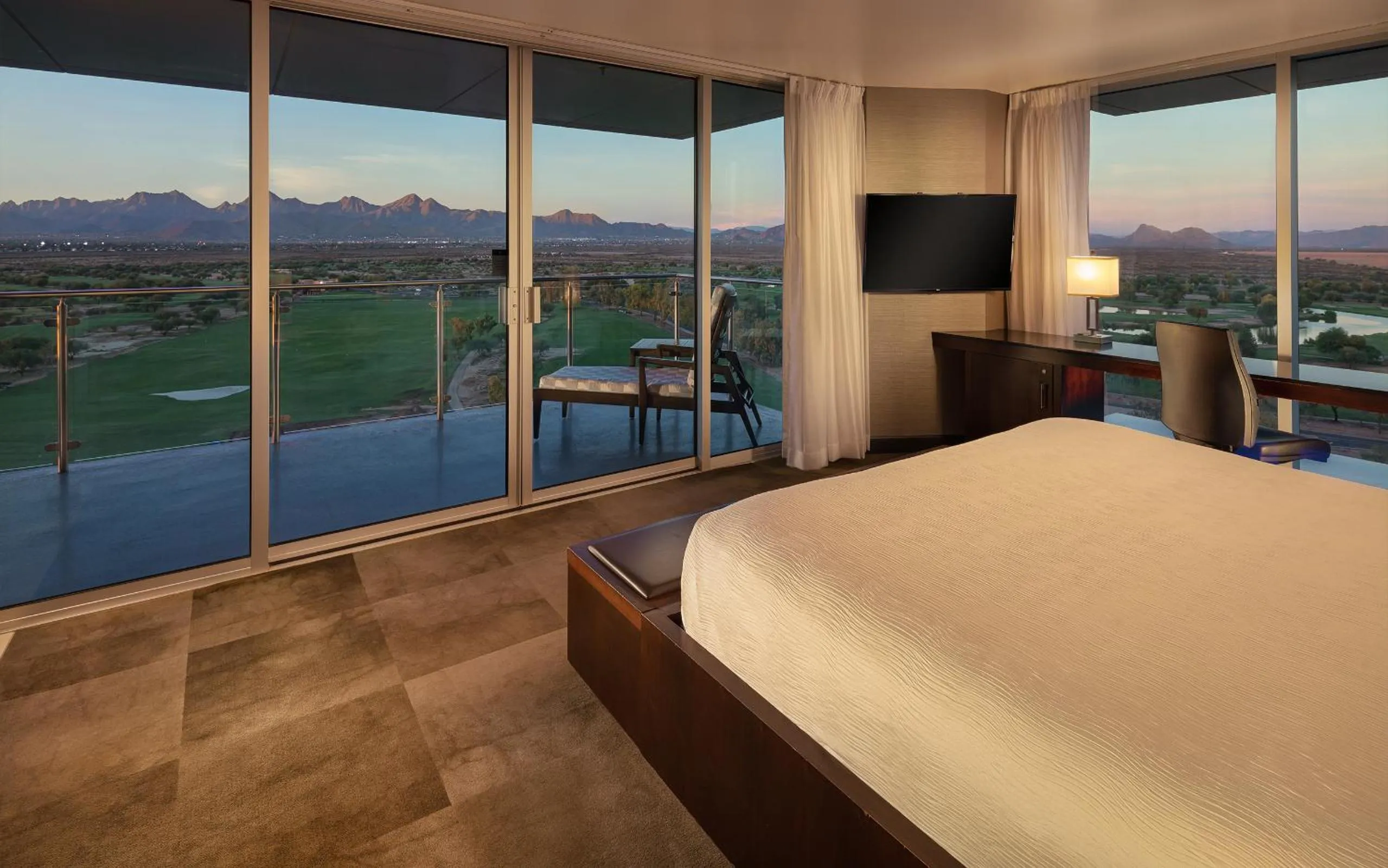 TV and multimedia, Bed in Talking Stick Resort