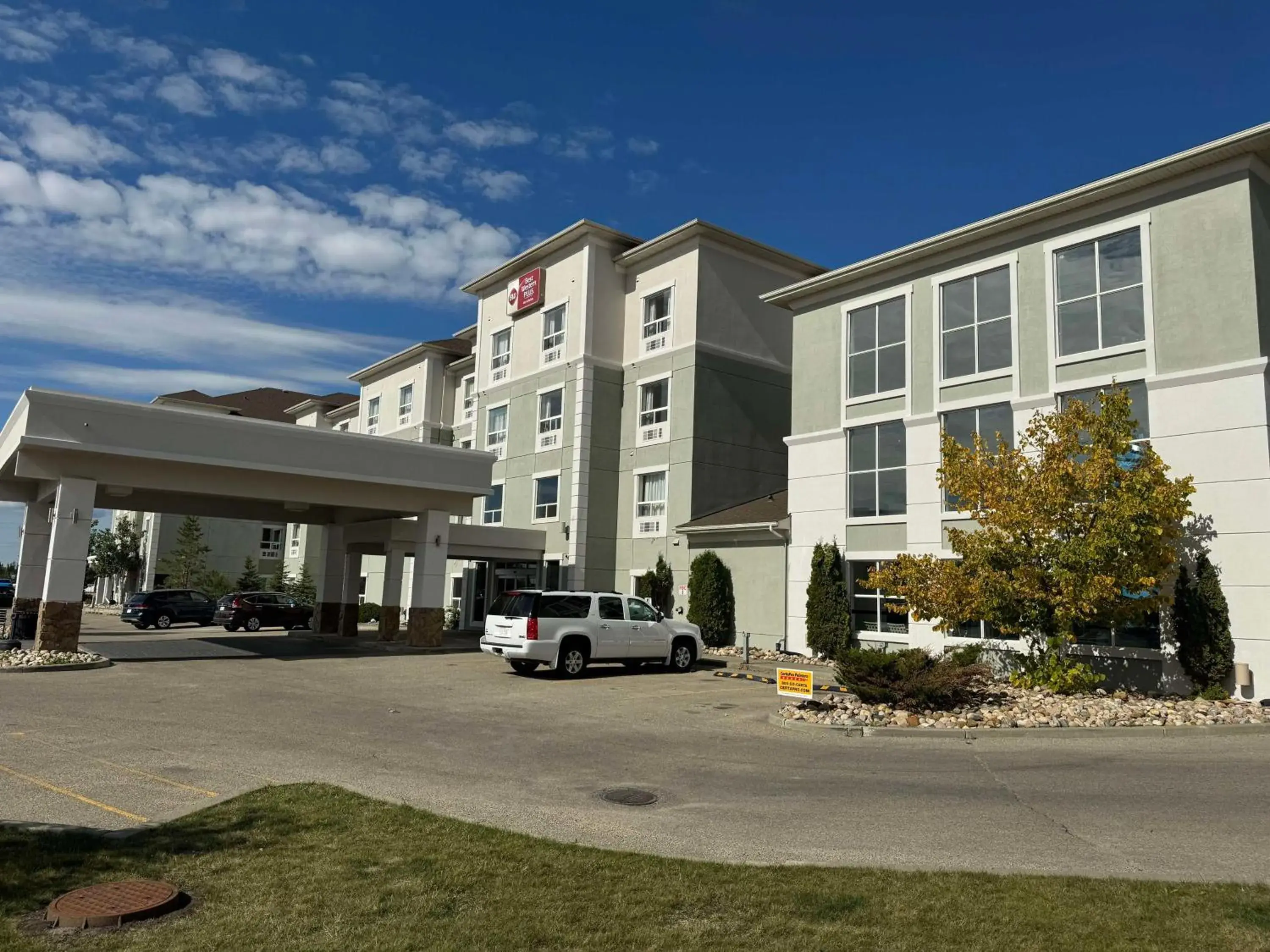 Property building in Best Western Plus South Edmonton Inn & Suites Property building in Best Western Plus South Edmonton Inn & Suites