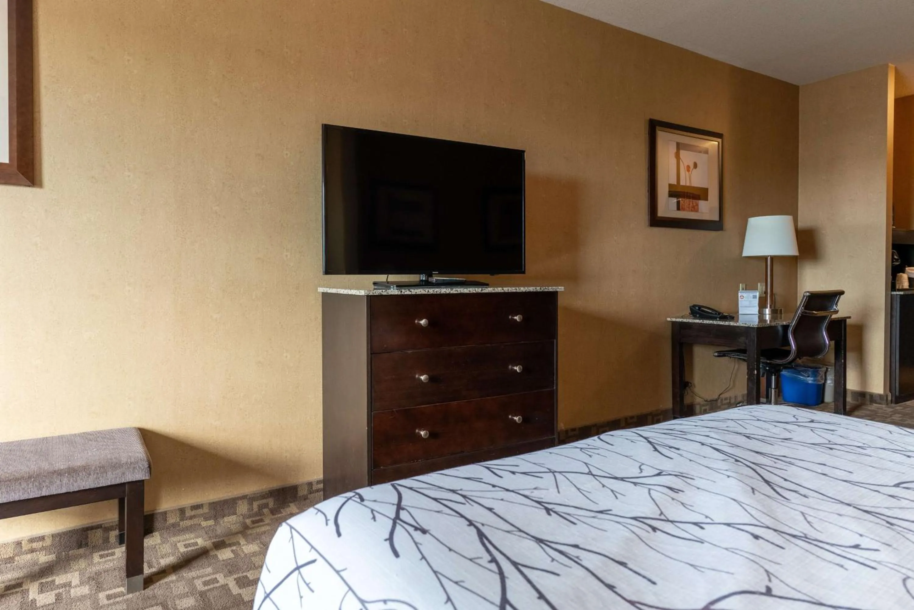 Bedroom, Bed in Best Western Plus South Edmonton Inn & Suites