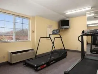 Fitness centre/facilities in Days Inn & Suites by Wyndham Lafayette IN Fitness centre/facilities in Days Inn & Suites by Wyndham Lafayette IN