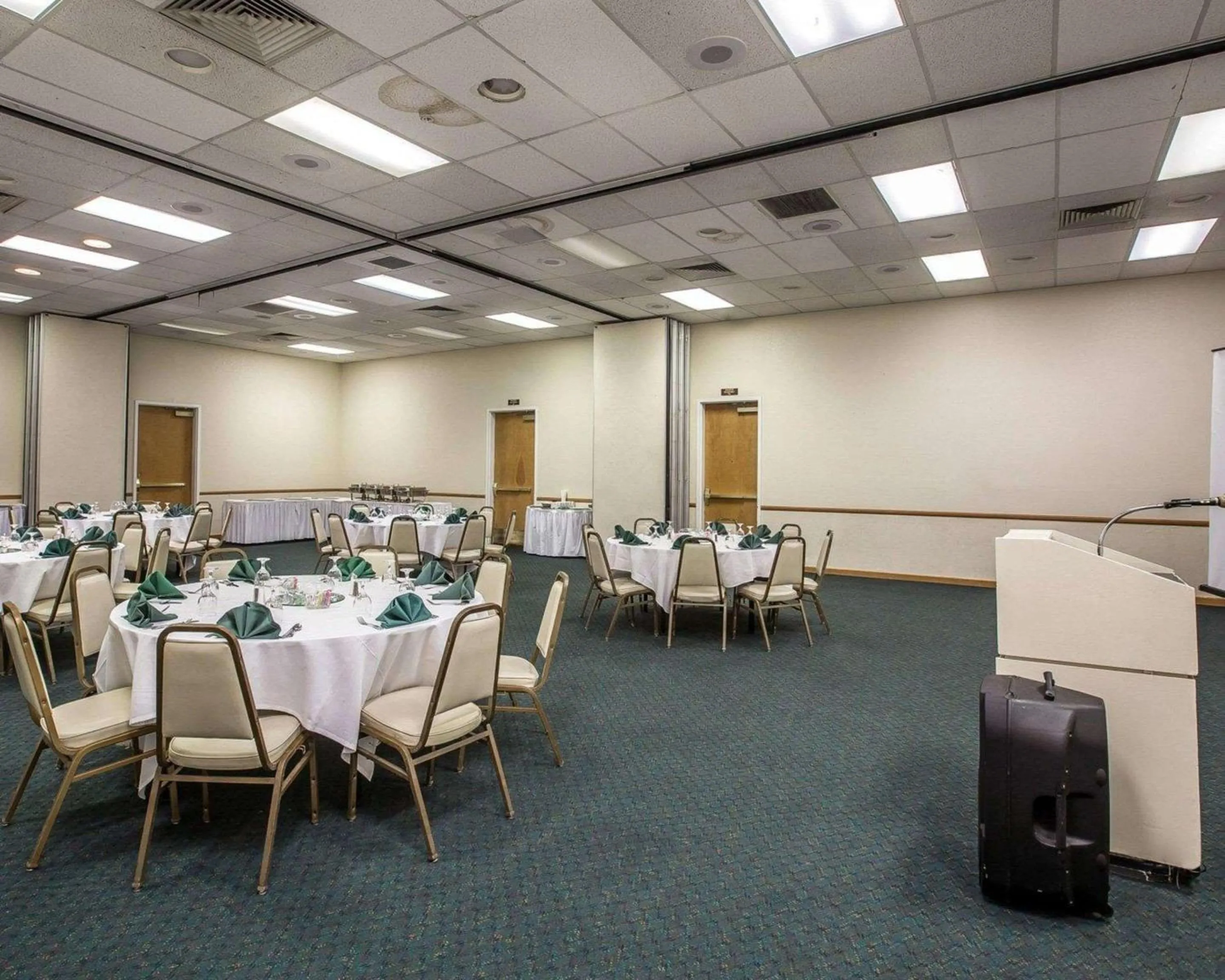 Meeting/conference room in Clarion Inn Near China Lake Naval Station