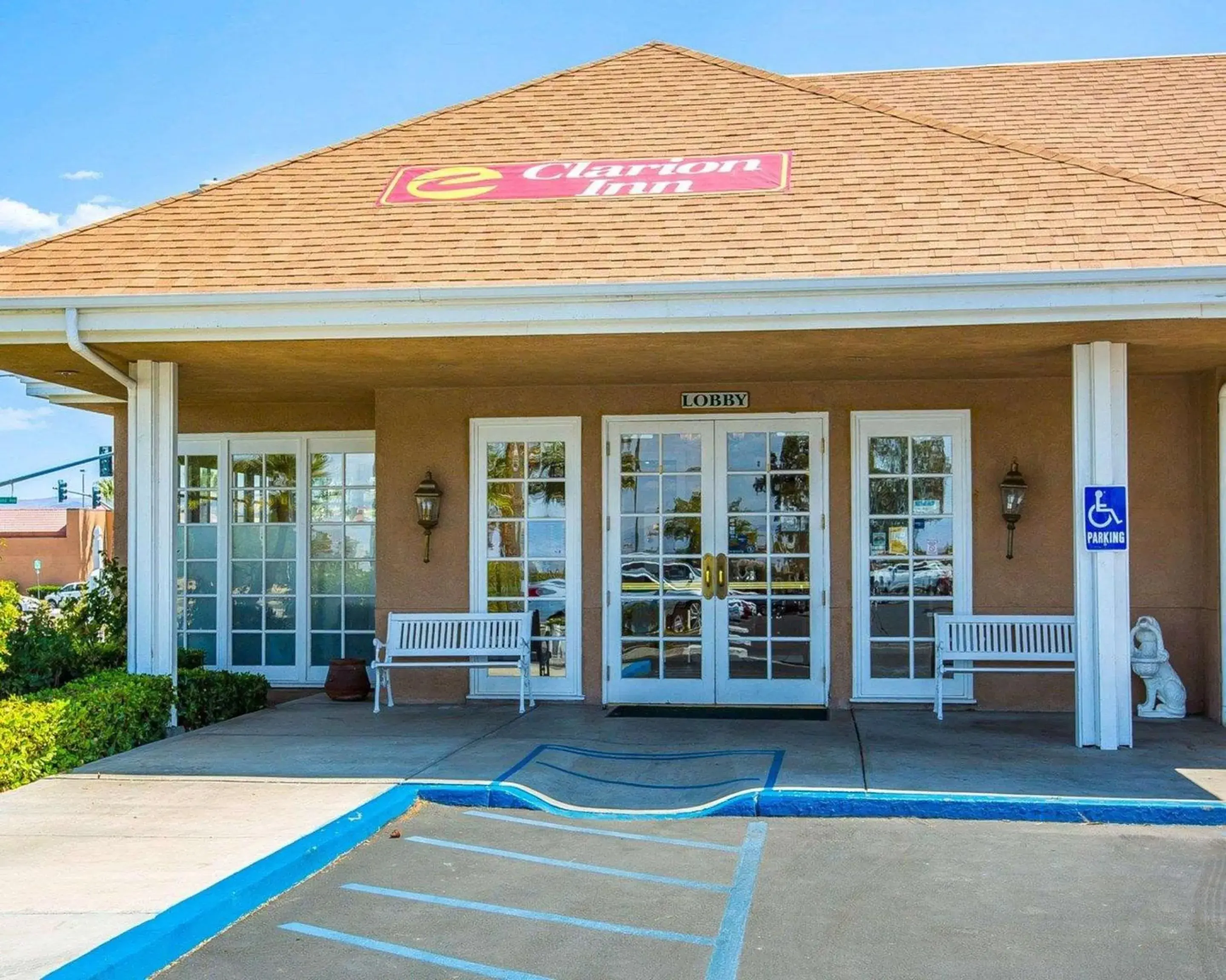 Property building in Clarion Inn Near China Lake Naval Station Property building in Clarion Inn Near China Lake Naval Station