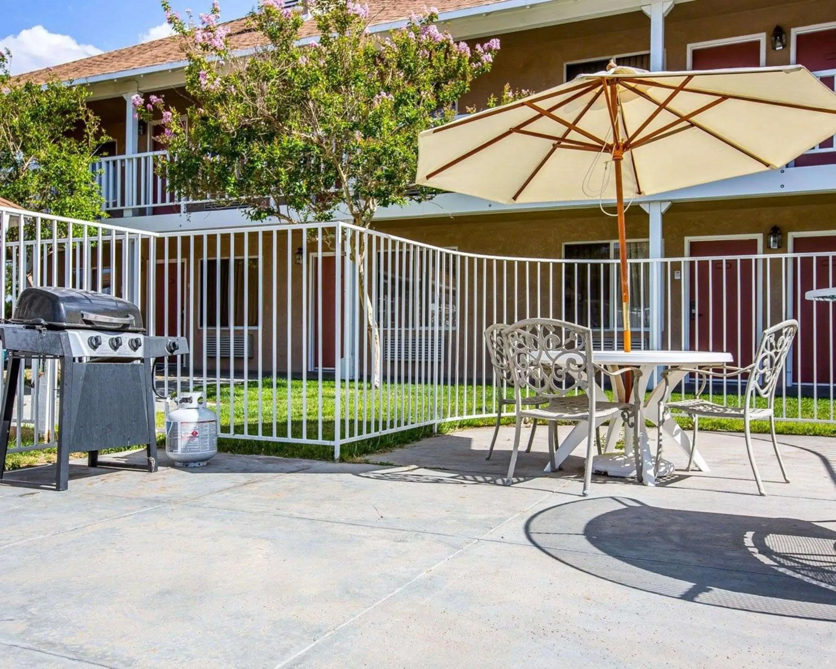 Swimming pool in Clarion Inn Near China Lake Naval Station Swimming pool in Clarion Inn Near China Lake Naval Station