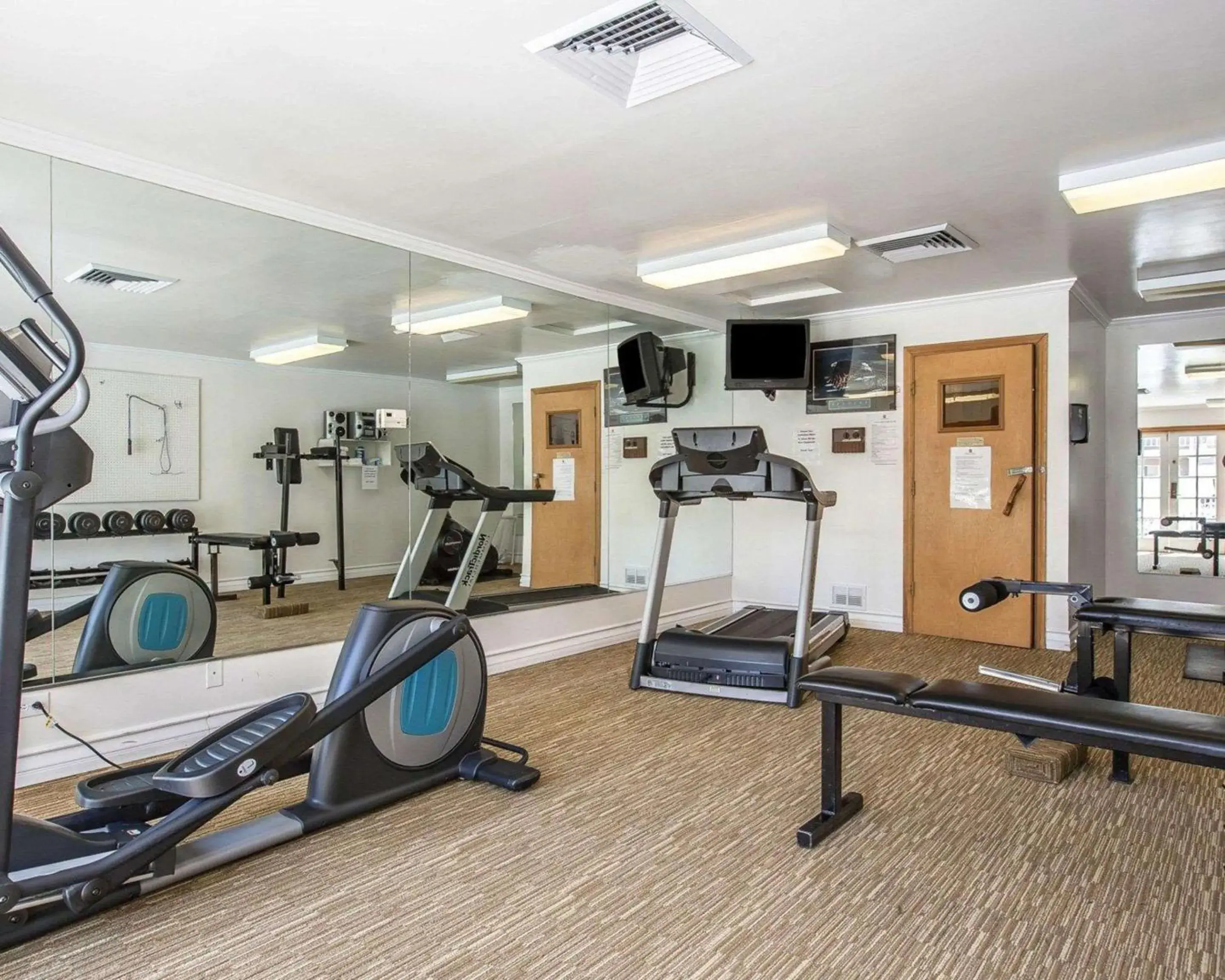 Fitness centre/facilities in Clarion Inn Near China Lake Naval Station Fitness centre/facilities in Clarion Inn Near China Lake Naval Station