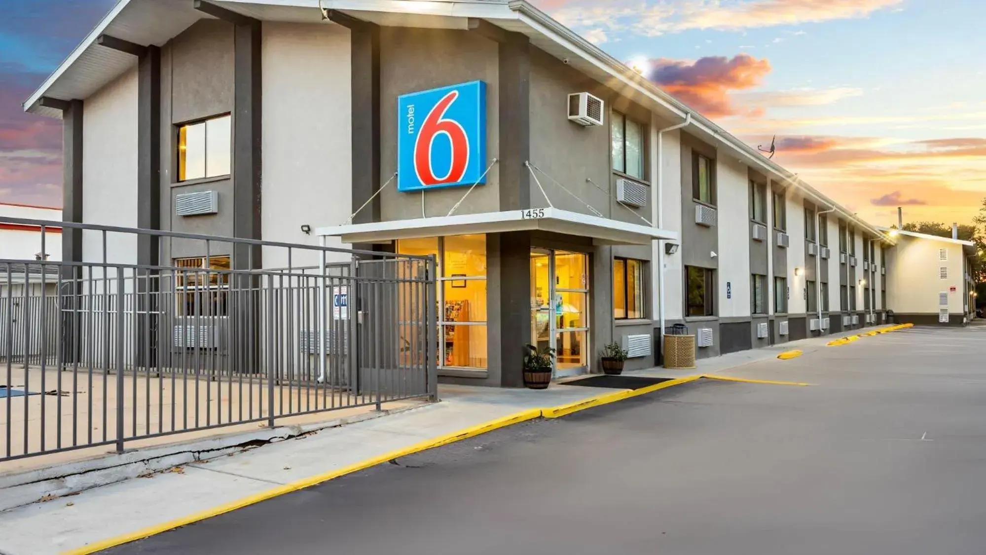 Property building in Motel 6 Ogden, UT- Downtown Property building in Motel 6 Ogden, UT- Downtown