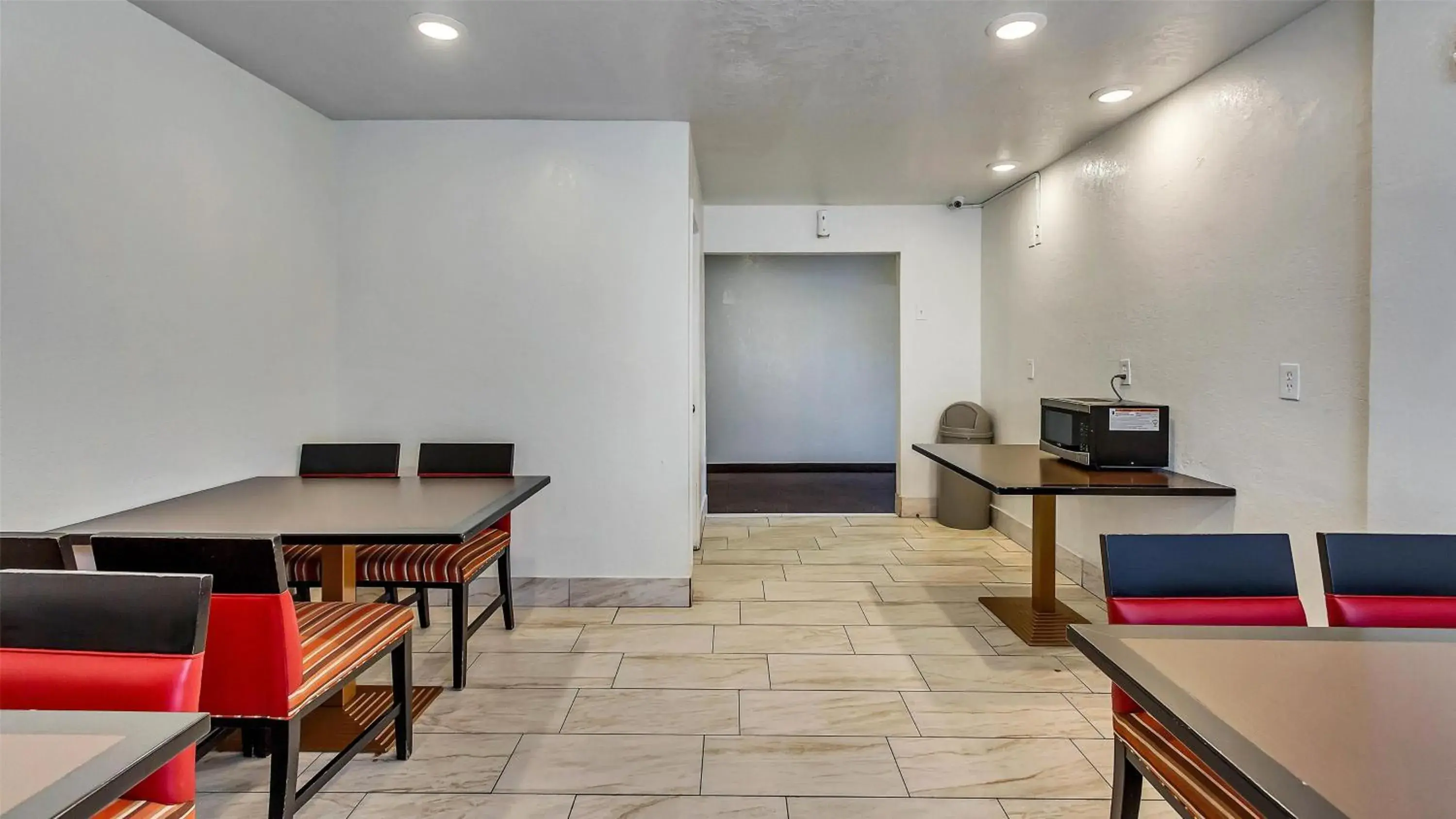 Restaurant/places to eat in Motel 6 Ogden, UT- Downtown Restaurant/places to eat in Motel 6 Ogden, UT- Downtown