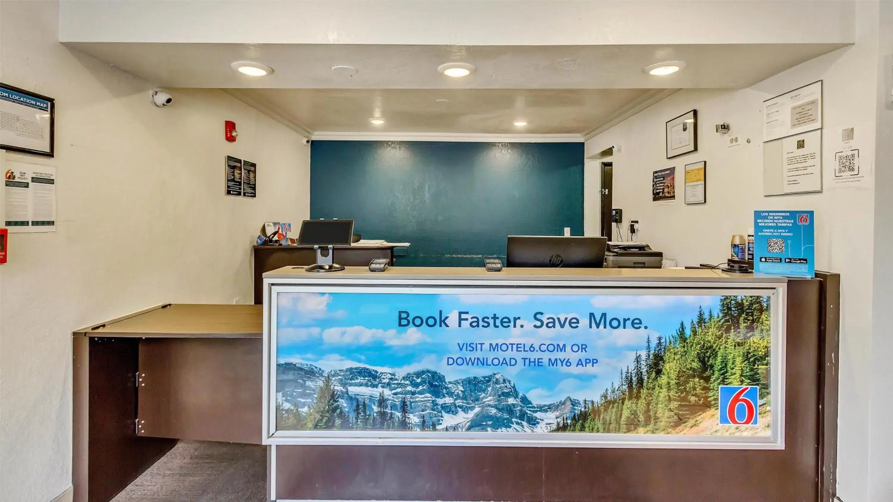 Lobby or reception in Motel 6 Ogden, UT- Downtown Lobby or reception in Motel 6 Ogden, UT- Downtown