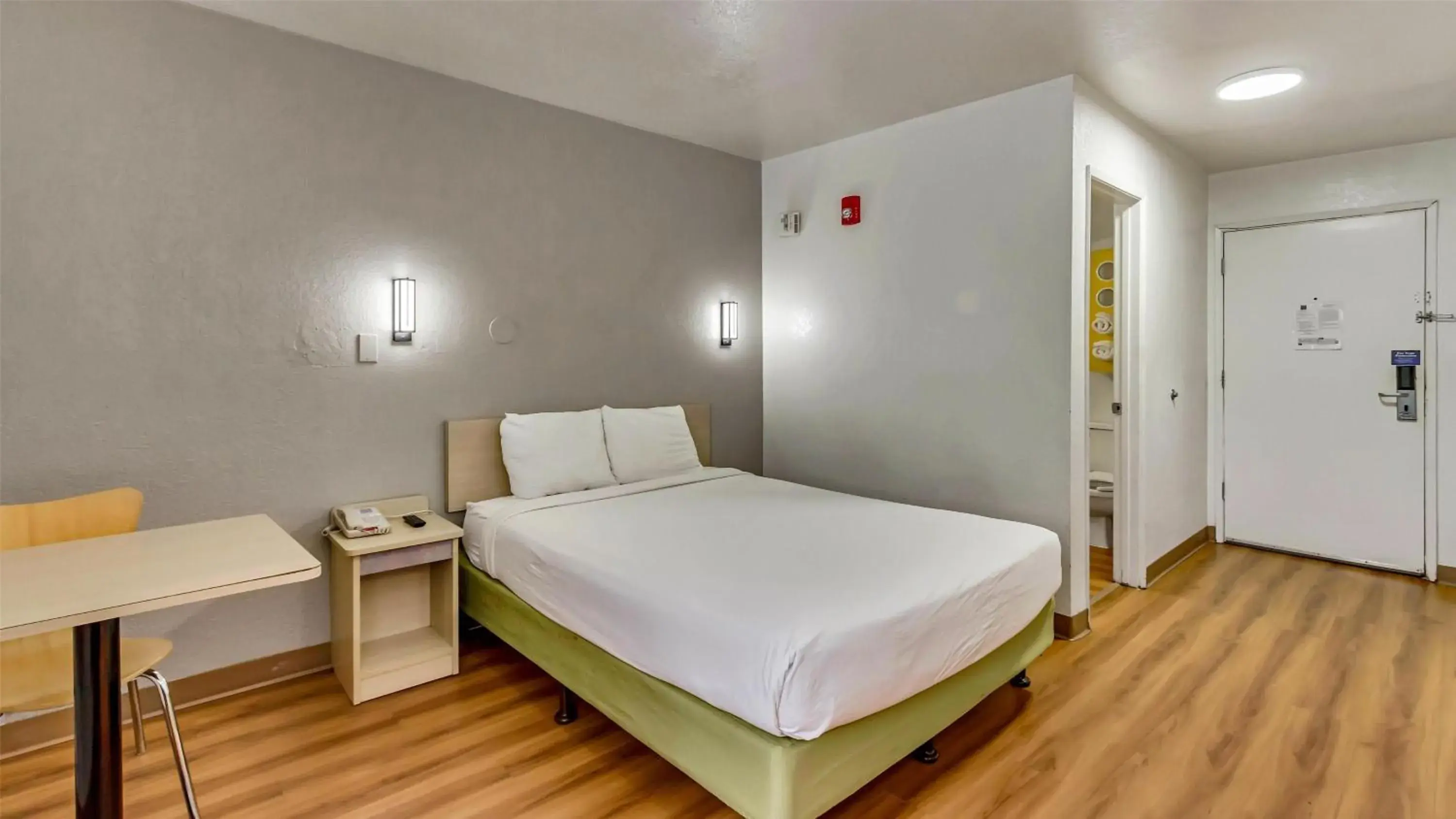 Bedroom, Bed in Motel 6 Ogden, UT- Downtown Bedroom, Bed in Motel 6 Ogden, UT- Downtown