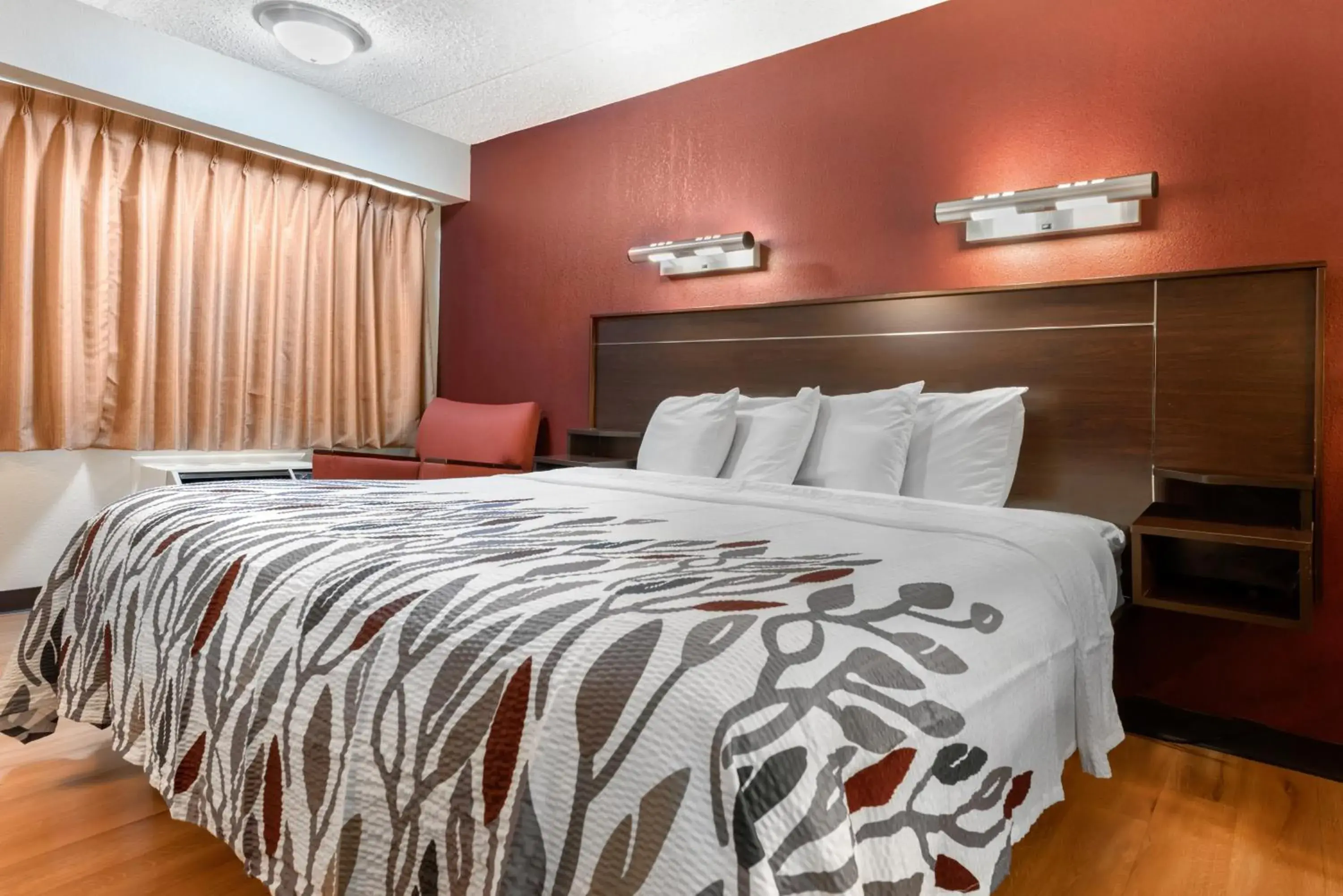 Bedroom, Bed in Red Roof Inn Lafayette - Purdue University Bedroom, Bed in Red Roof Inn Lafayette - Purdue University