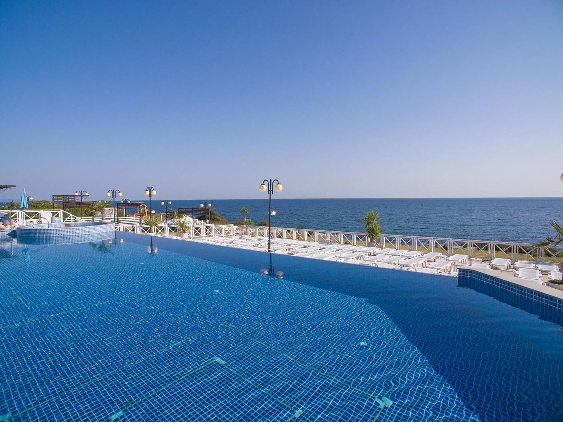 Hotel Eskada Beach