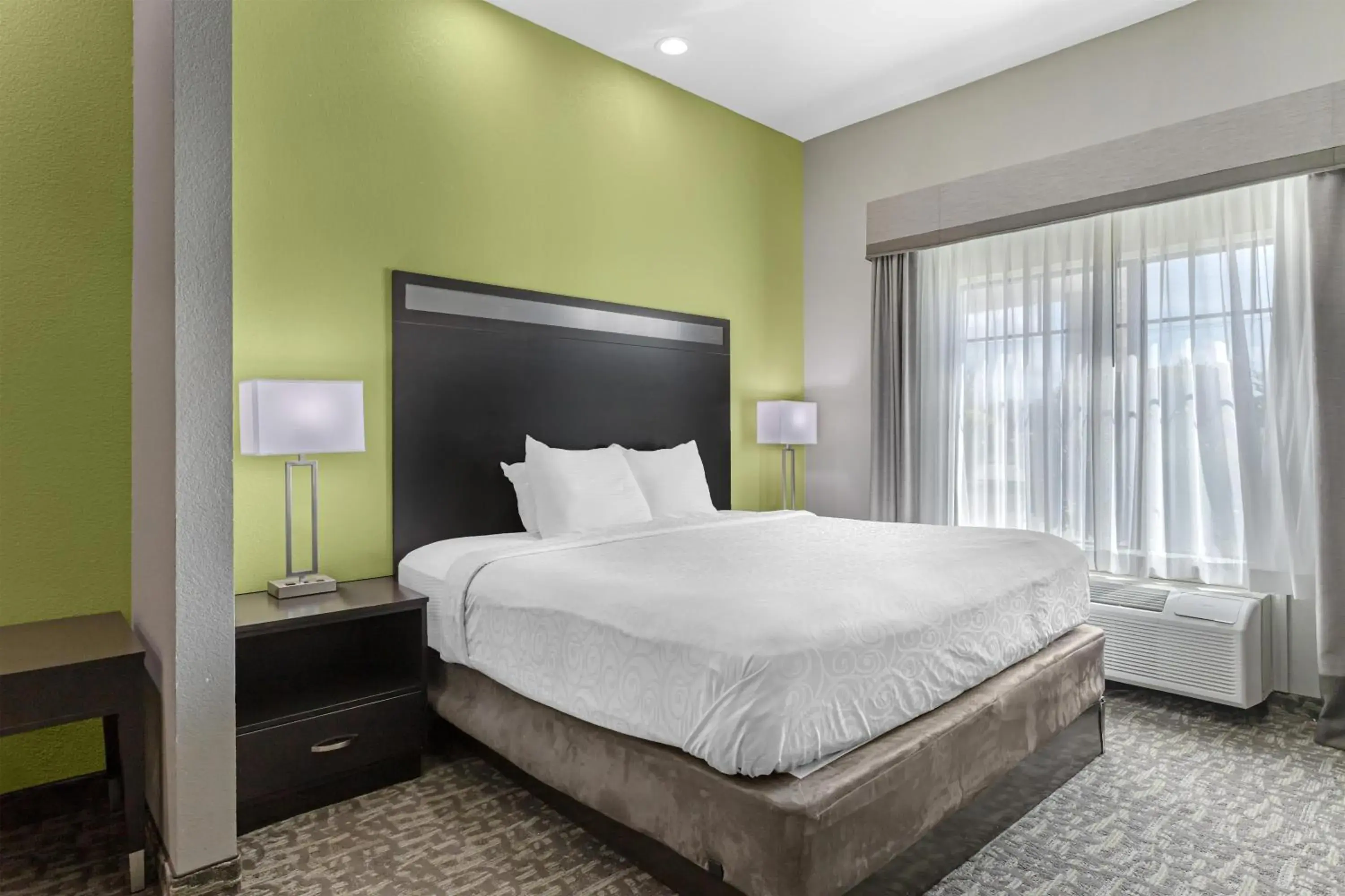 Bedroom, Bed in Best Western Plus Bay City Inn & Suites Bedroom, Bed in Best Western Plus Bay City Inn & Suites