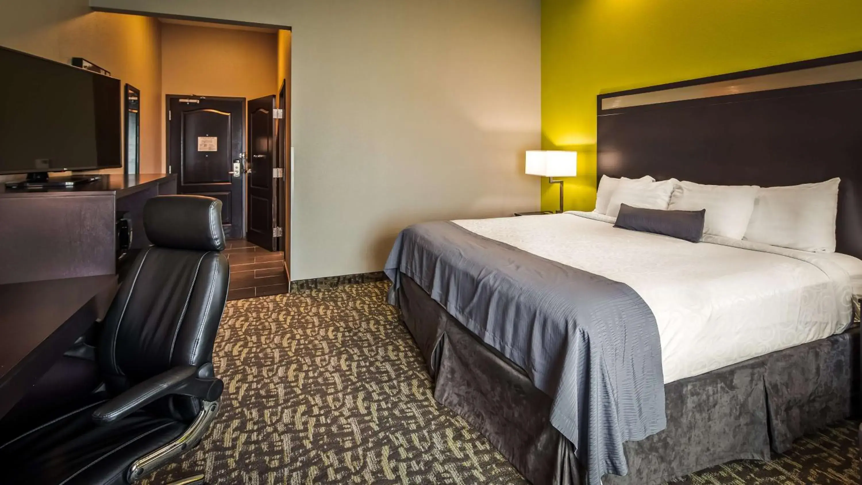King Room with Roll-In Shower - Disability Access in Best Western Plus Bay City Inn & Suites King Room with Roll-In Shower - Disability Access in Best Western Plus Bay City Inn & Suites