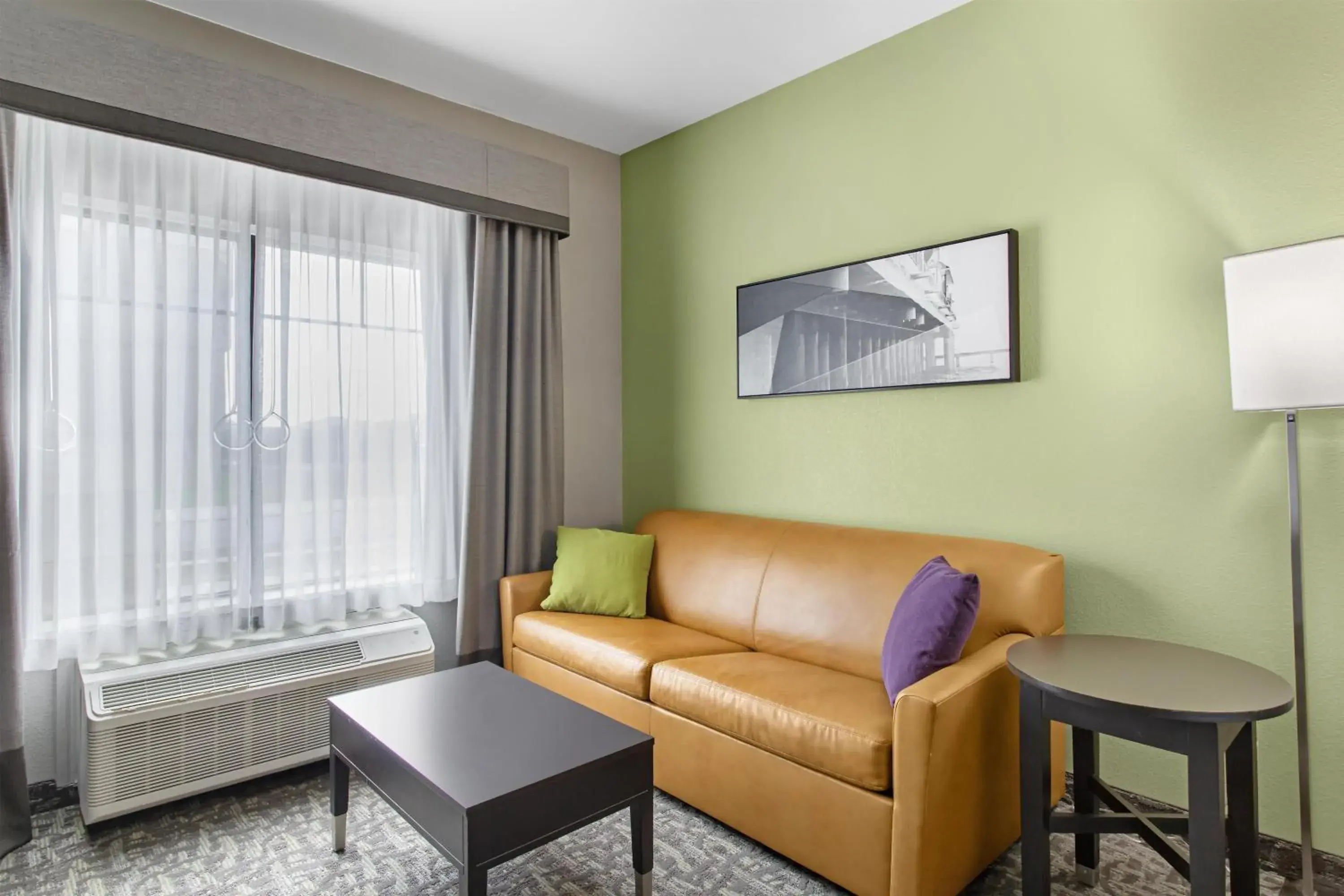 Bedroom in Best Western Plus Bay City Inn & Suites Bedroom in Best Western Plus Bay City Inn & Suites