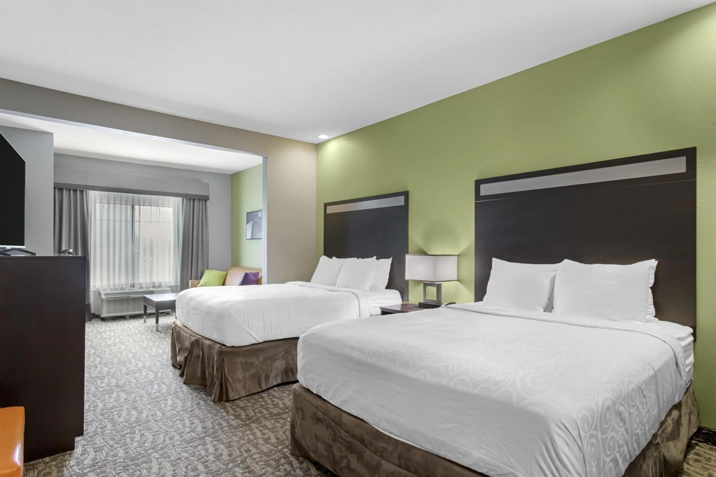 Bedroom, Bed in Best Western Plus Bay City Inn & Suites