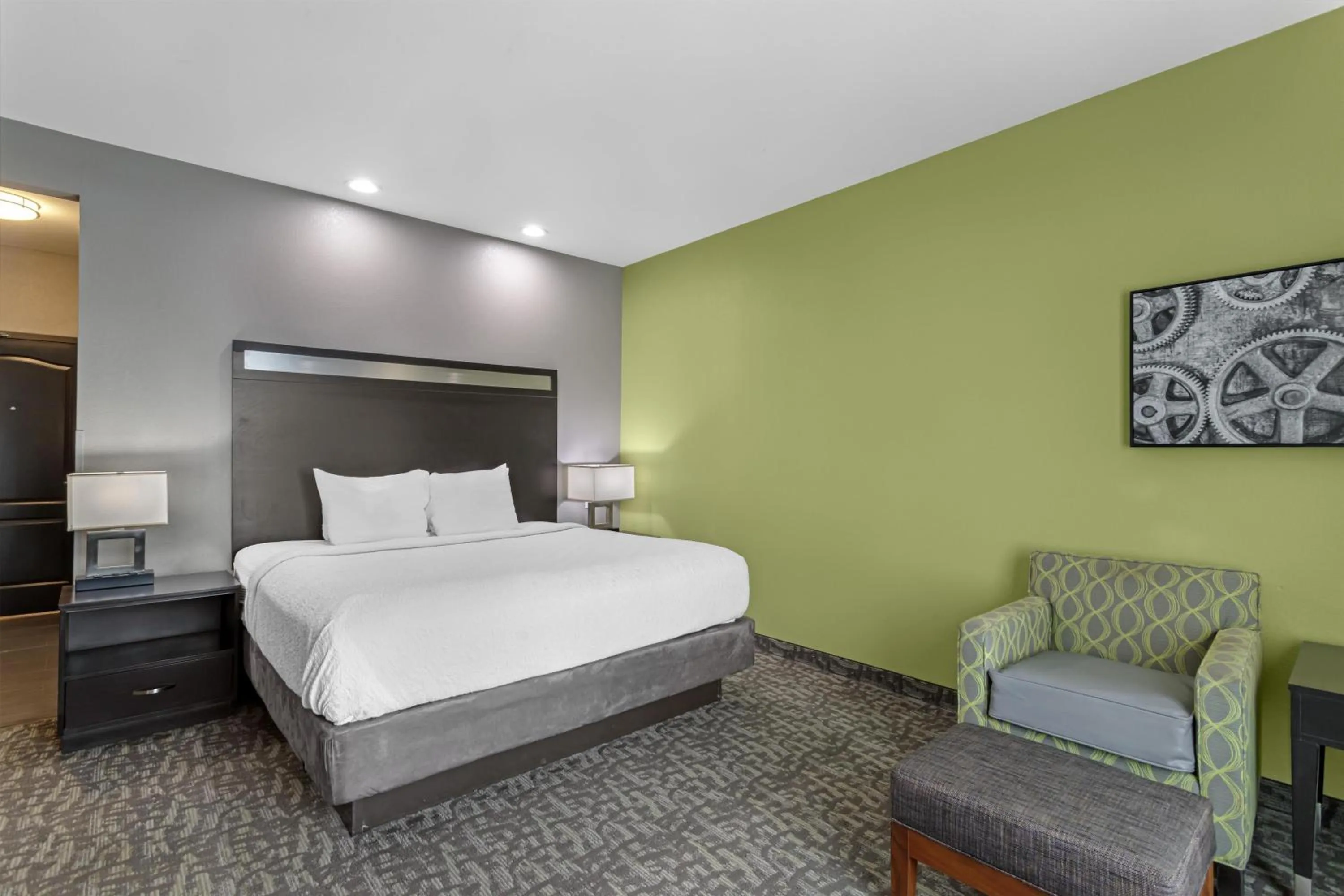 Bedroom, Bed in Best Western Plus Bay City Inn & Suites