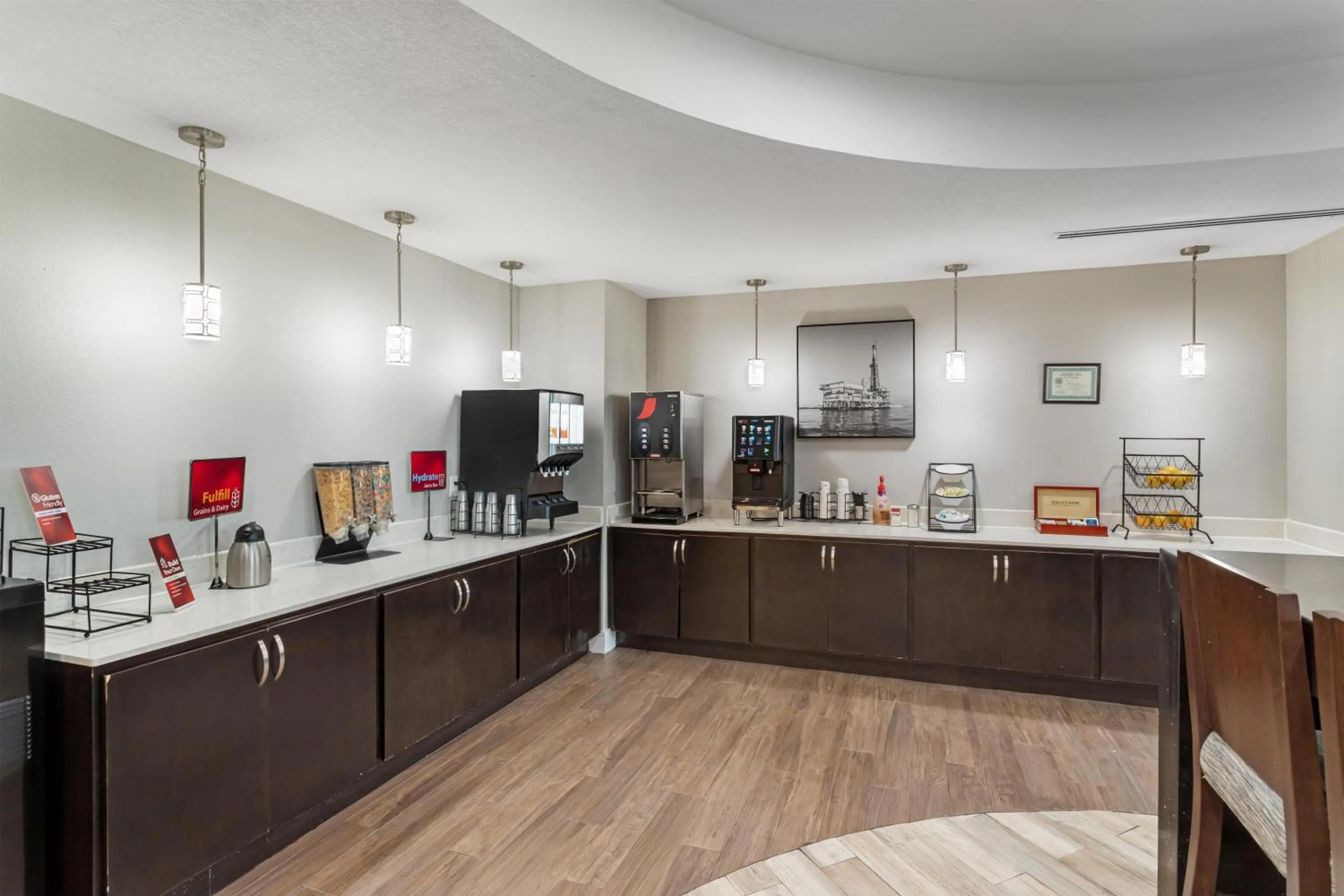 Breakfast in Best Western Plus Bay City Inn & Suites