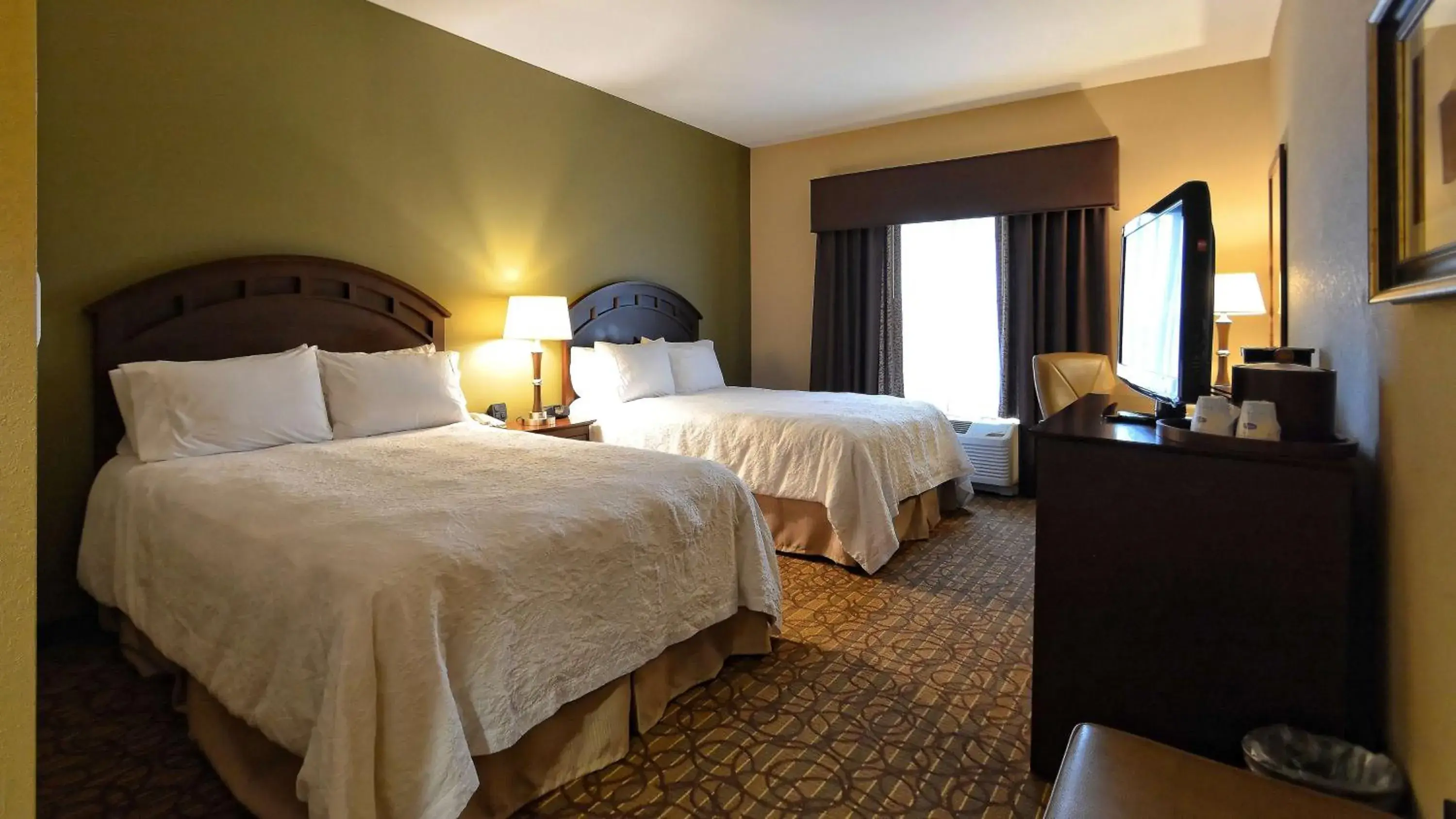 Bed in Hampton Inn Geneseo Bed in Hampton Inn Geneseo