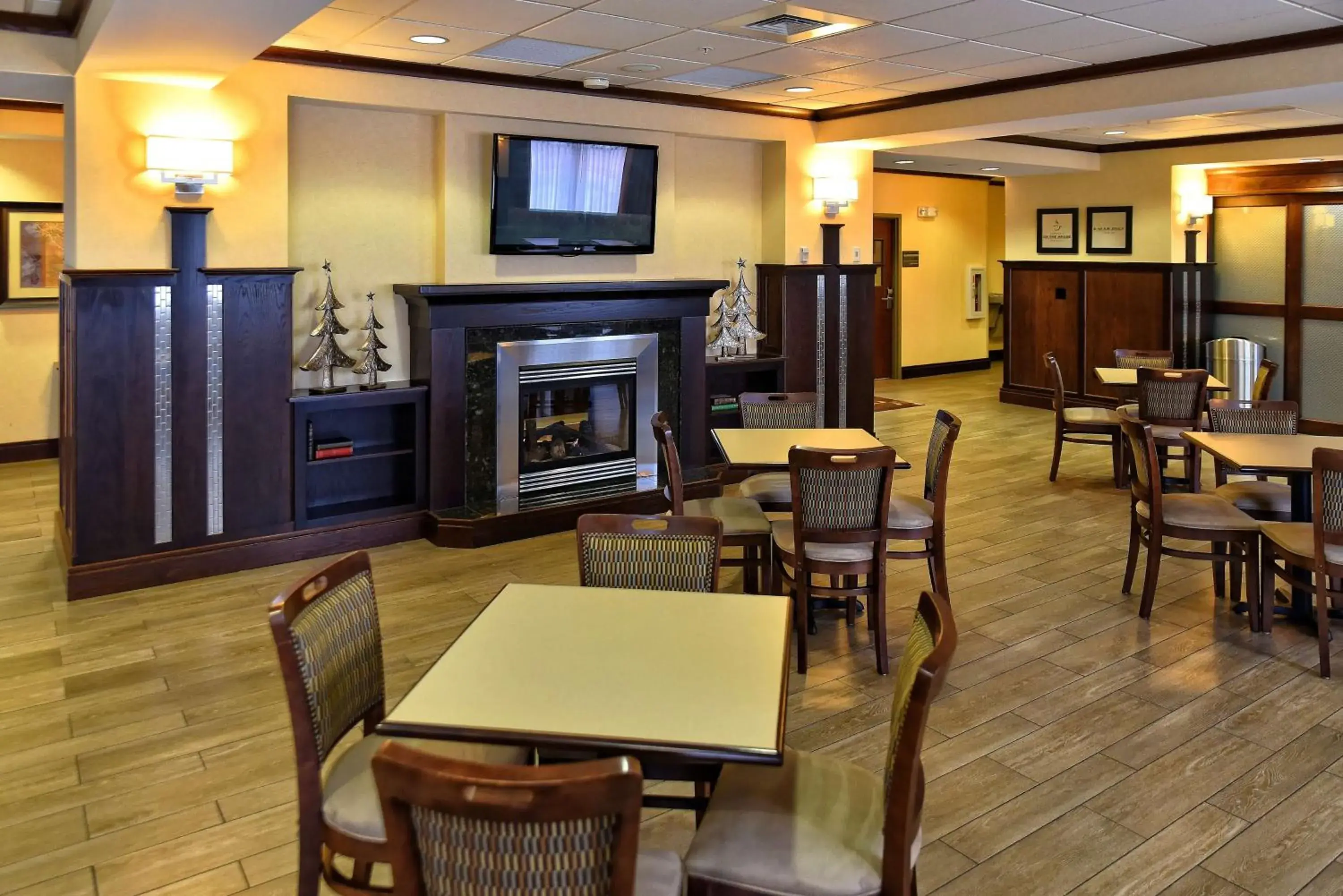 Restaurant/places to eat in Hampton Inn Geneseo Restaurant/places to eat in Hampton Inn Geneseo