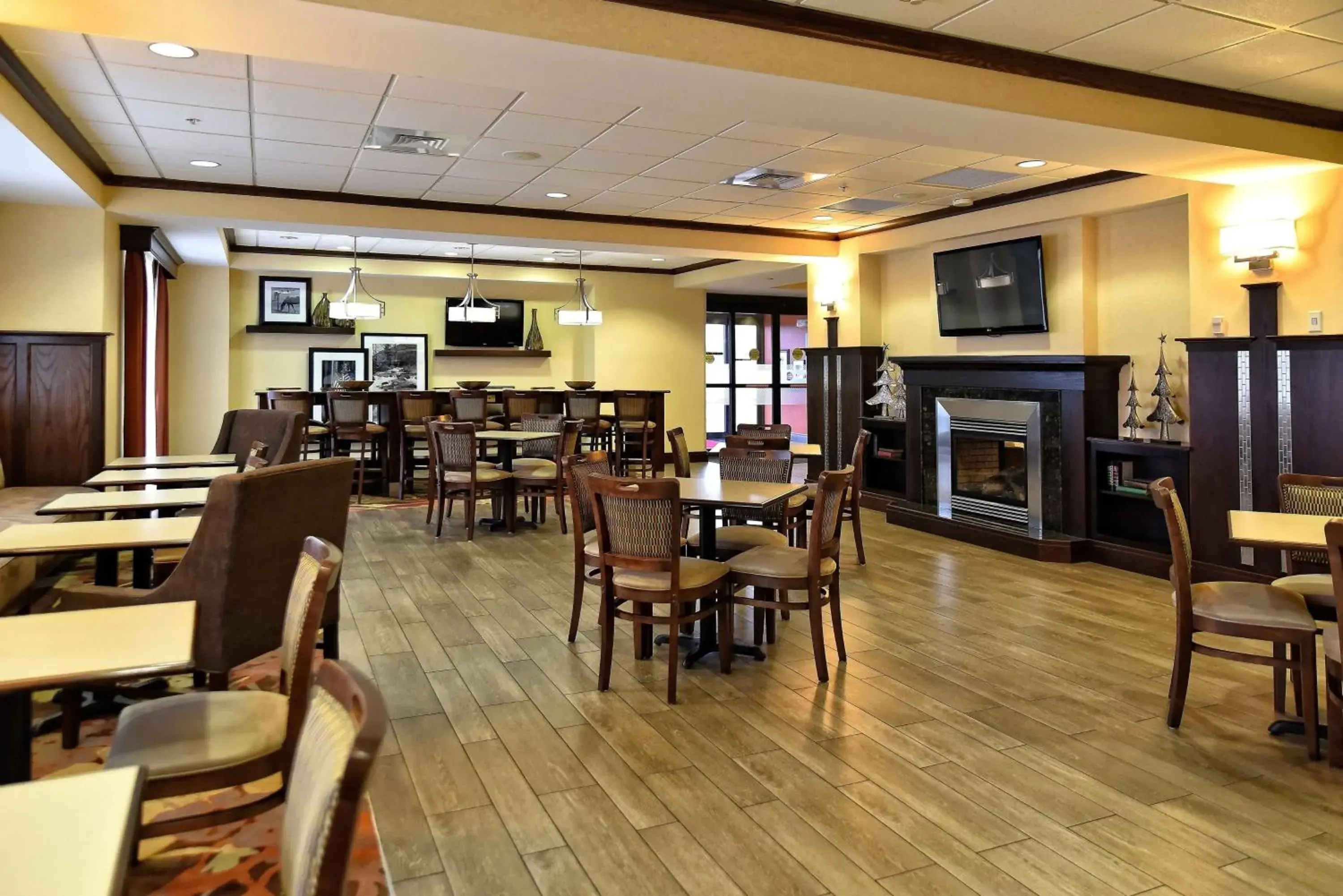 Restaurant/places to eat in Hampton Inn Geneseo Restaurant/places to eat in Hampton Inn Geneseo