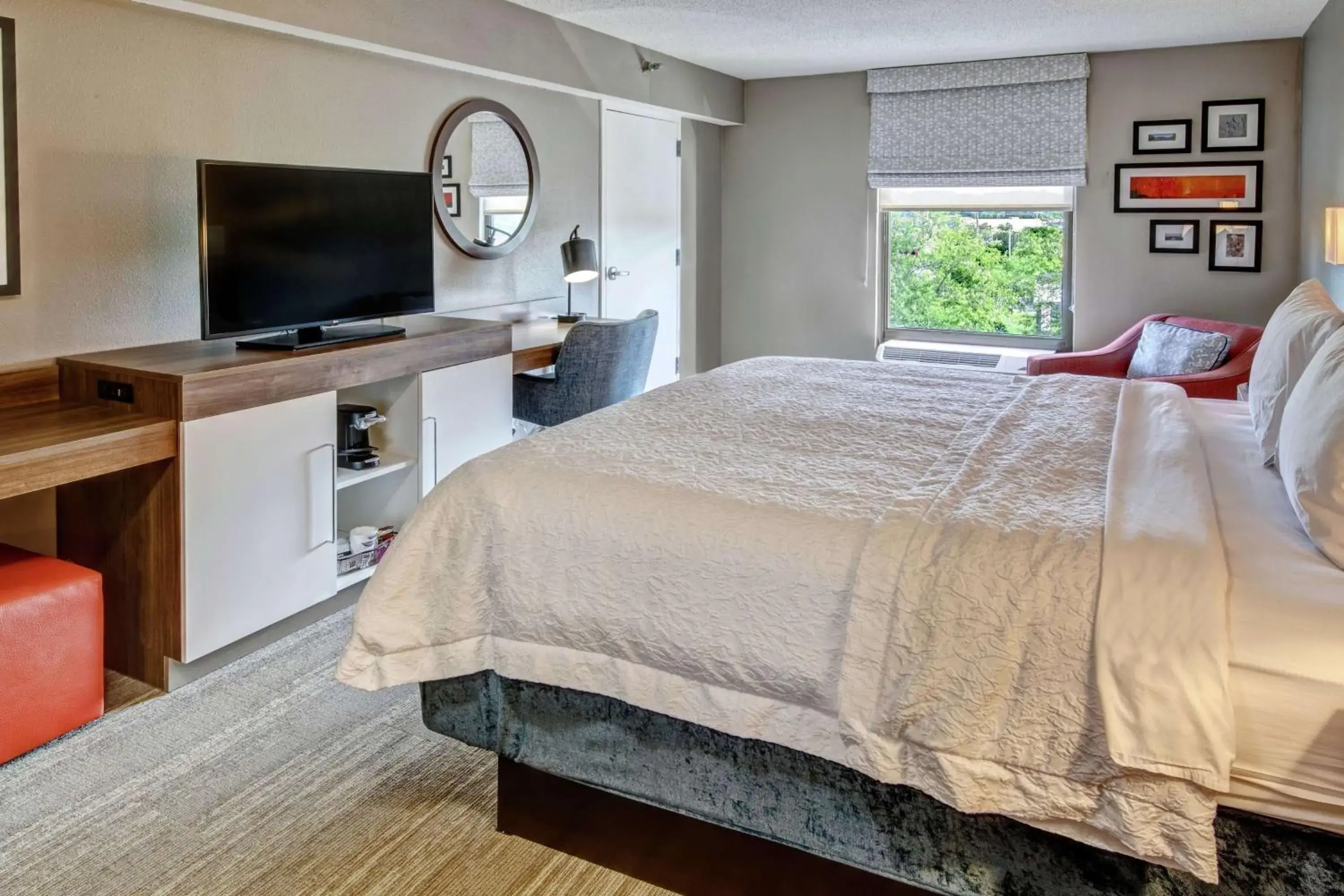 Bedroom, Bed in Hampton Inn Elizabeth City Bedroom, Bed in Hampton Inn Elizabeth City