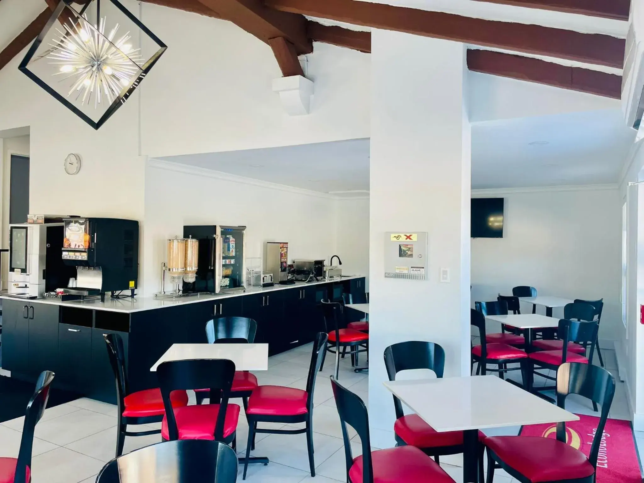 Breakfast in Econo Lodge Hotel Brossard Breakfast in Econo Lodge Hotel Brossard