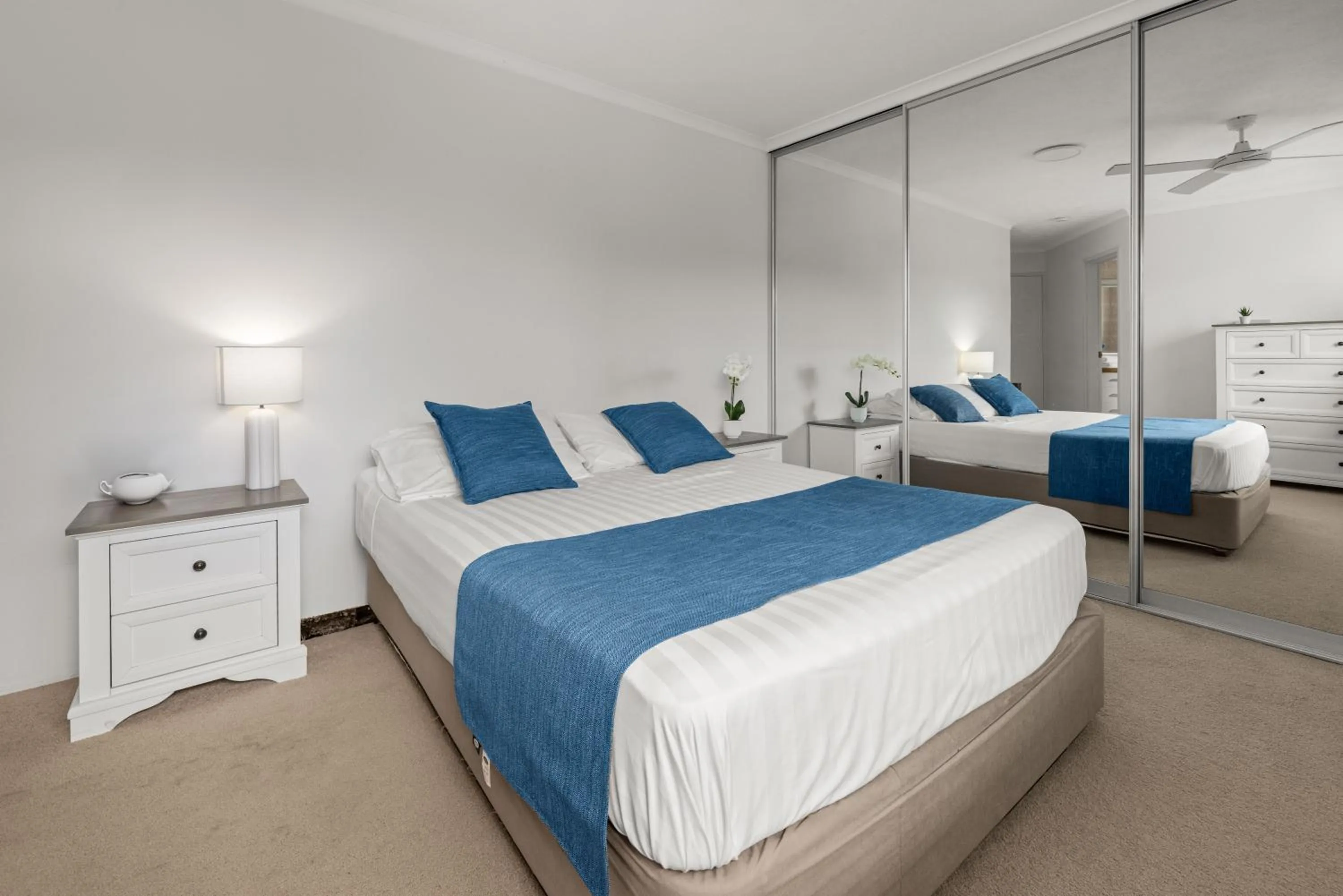 Bed in Sandcastles On Currumbin Beachfront, Gold Coast