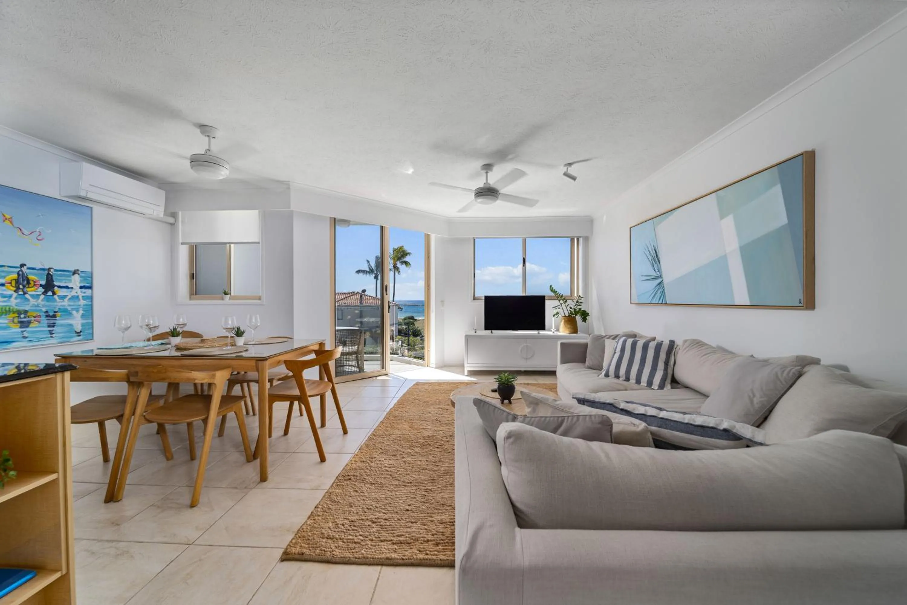 Sandcastles On Currumbin Beachfront, Gold Coast