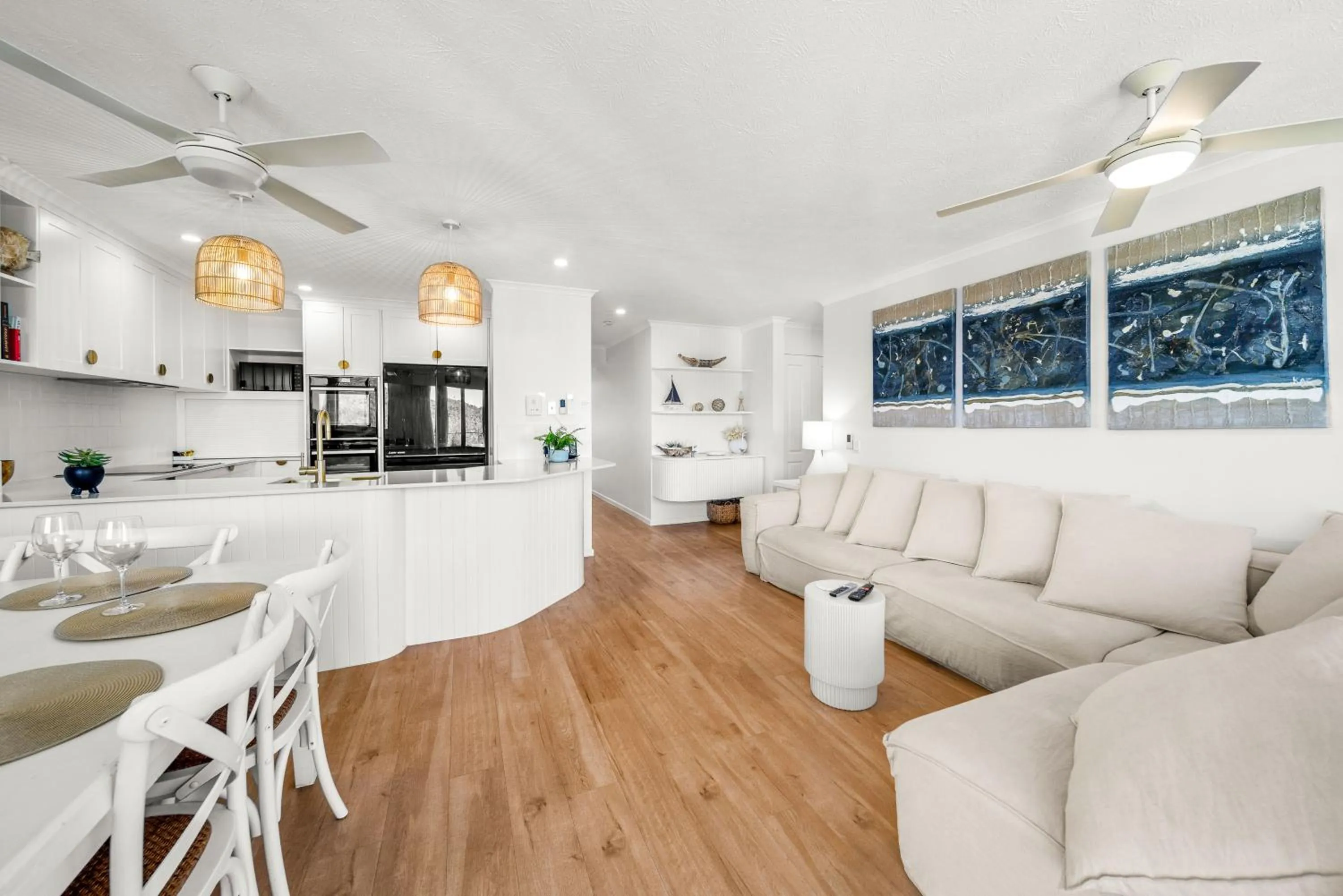 Sandcastles On Currumbin Beachfront, Gold Coast