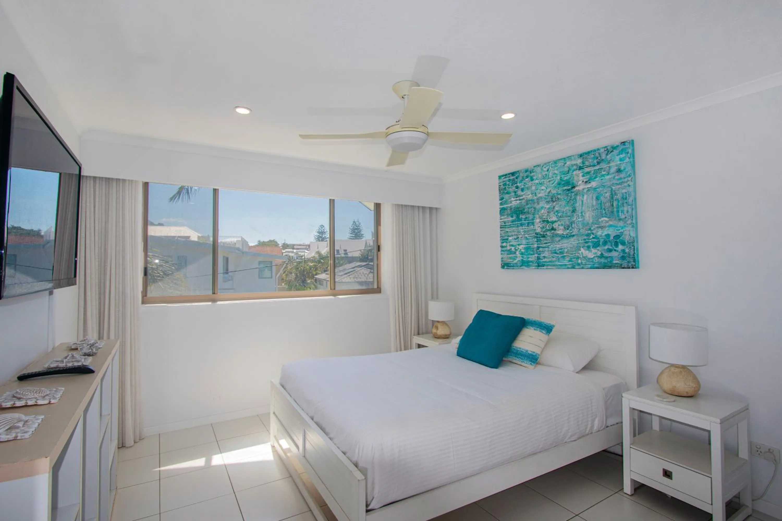 Bed in Sandcastles On Currumbin Beachfront, Gold Coast