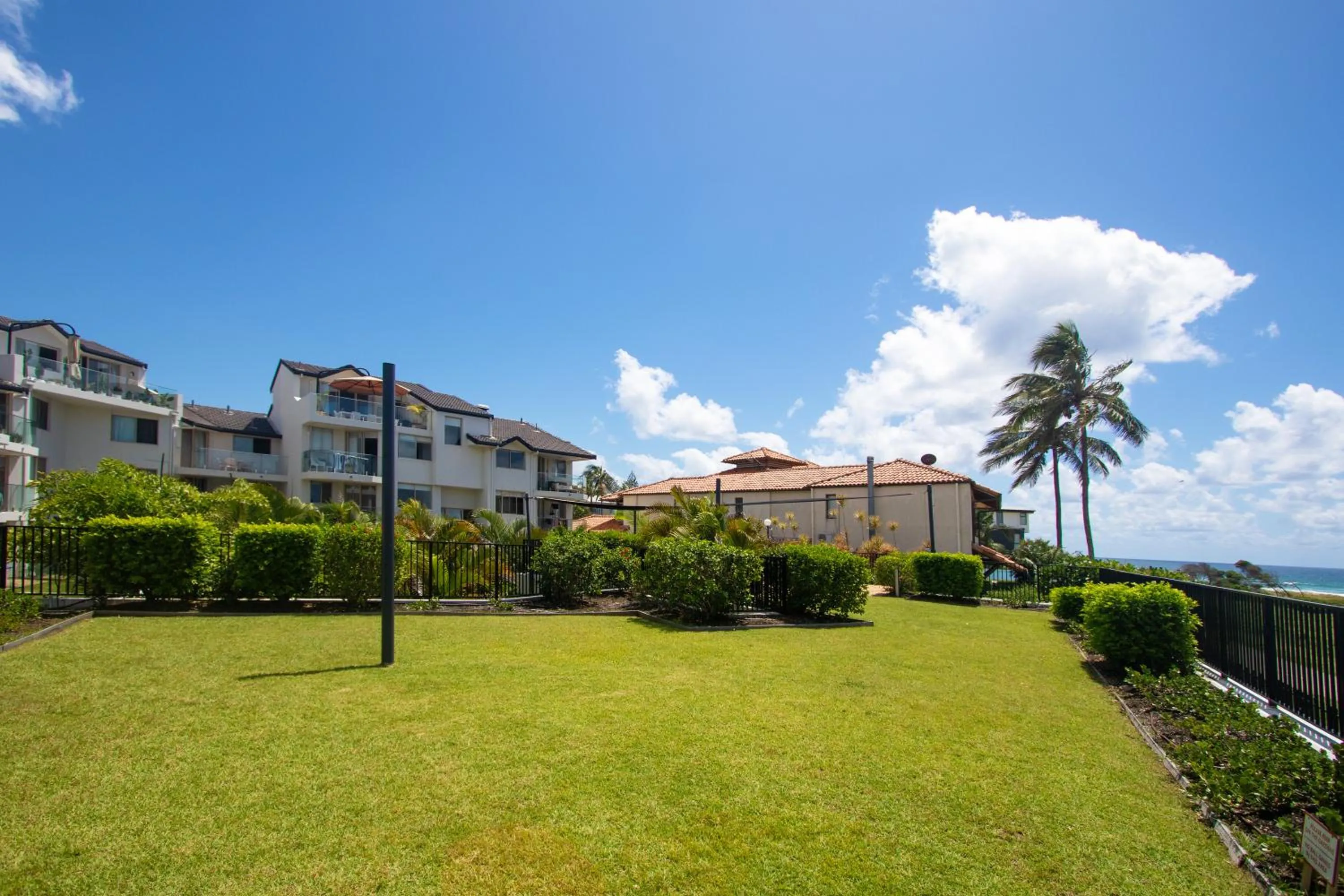 Sandcastles On Currumbin Beachfront, Gold Coast