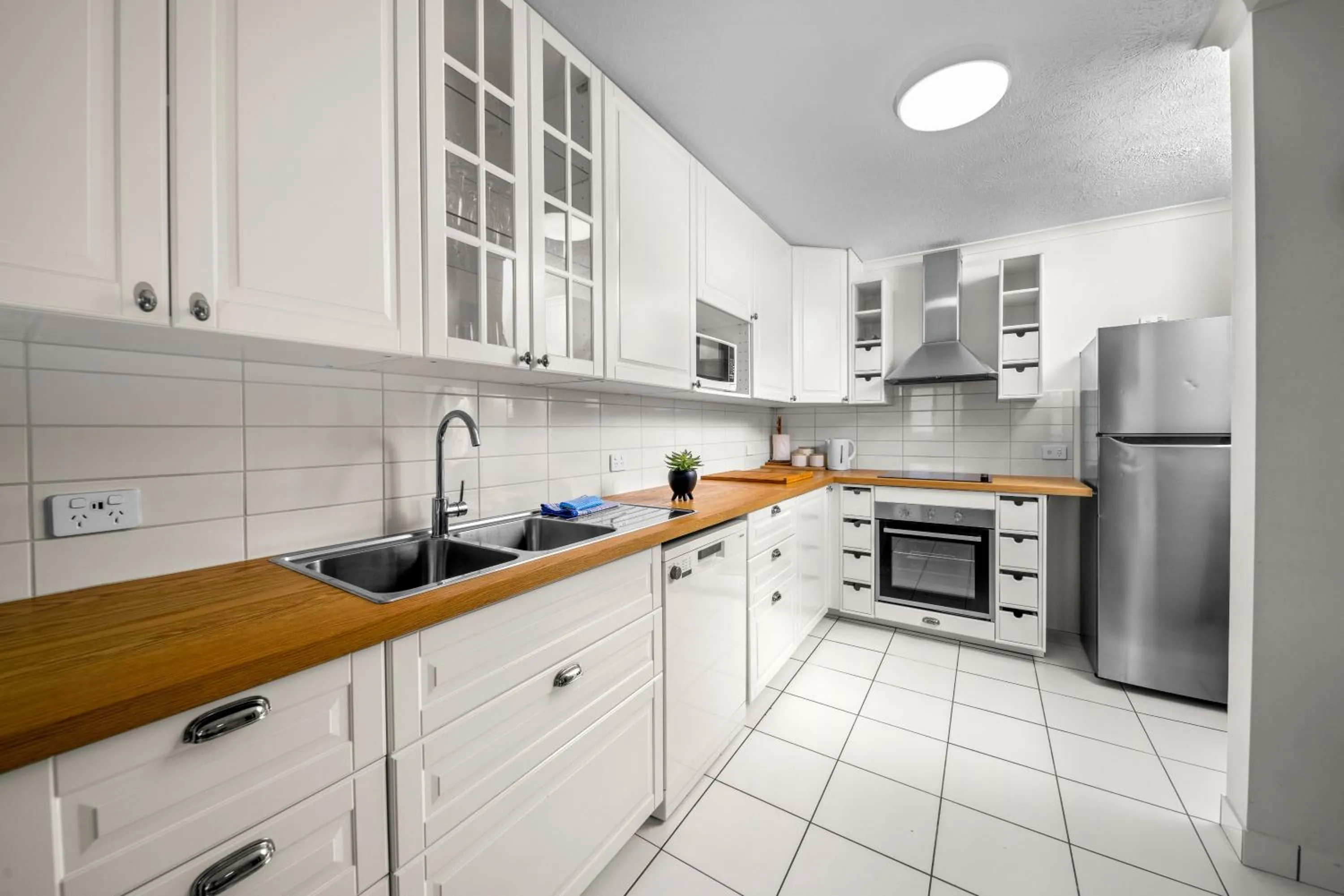 Sandcastles On Currumbin Beachfront, Gold Coast