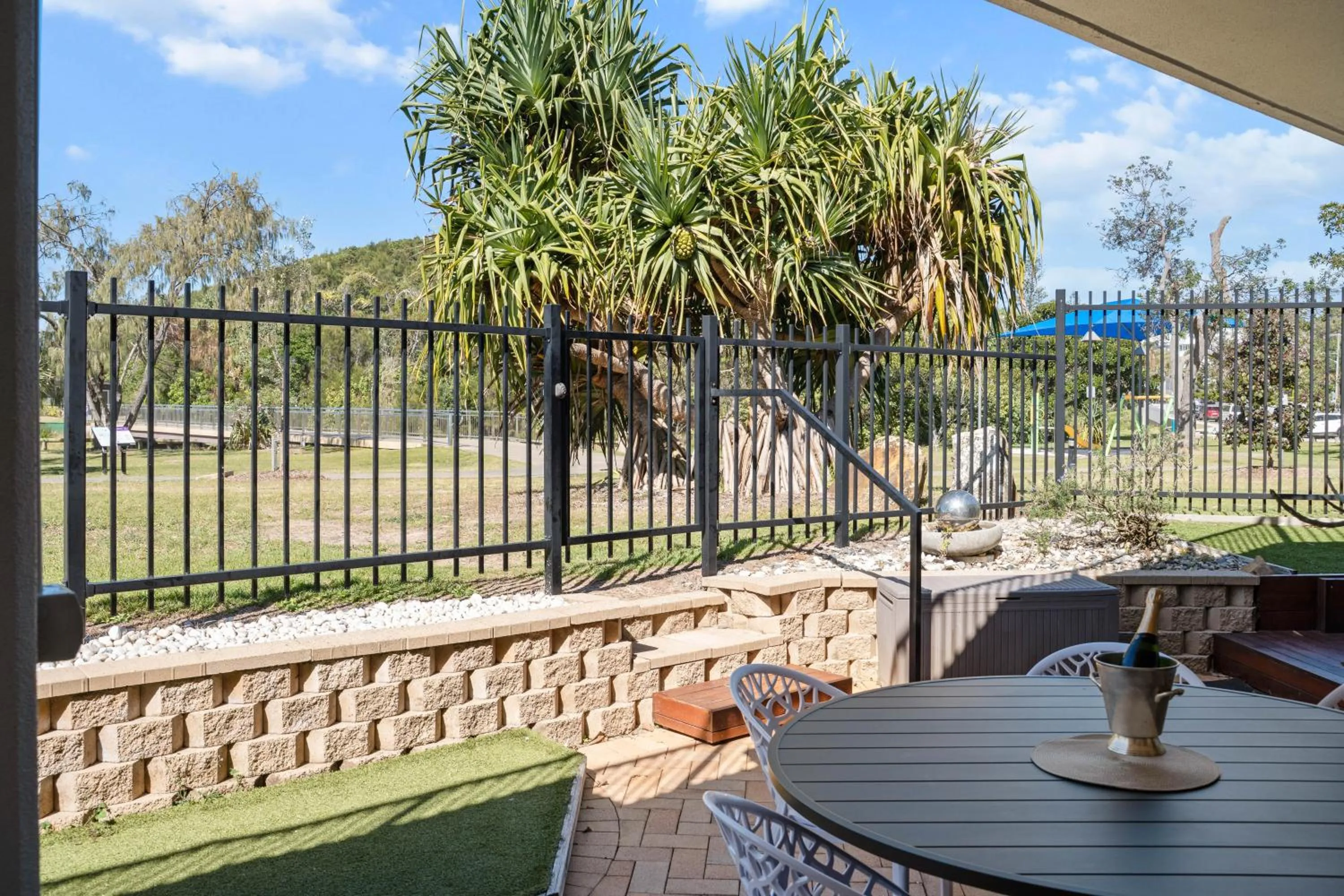 Sandcastles On Currumbin Beachfront, Gold Coast