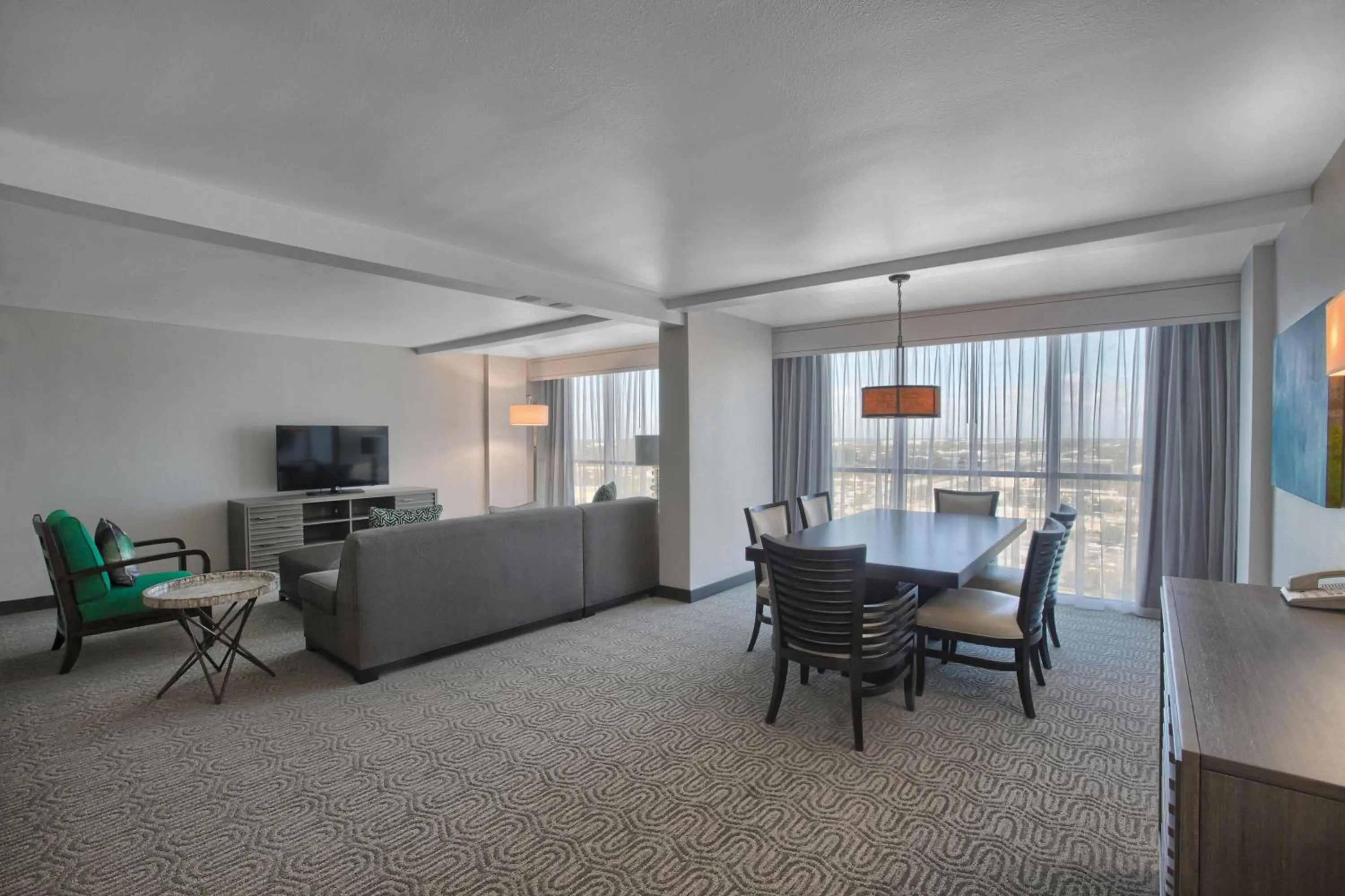 Living room in DoubleTree by Hilton at the Entrance to Universal Orlando