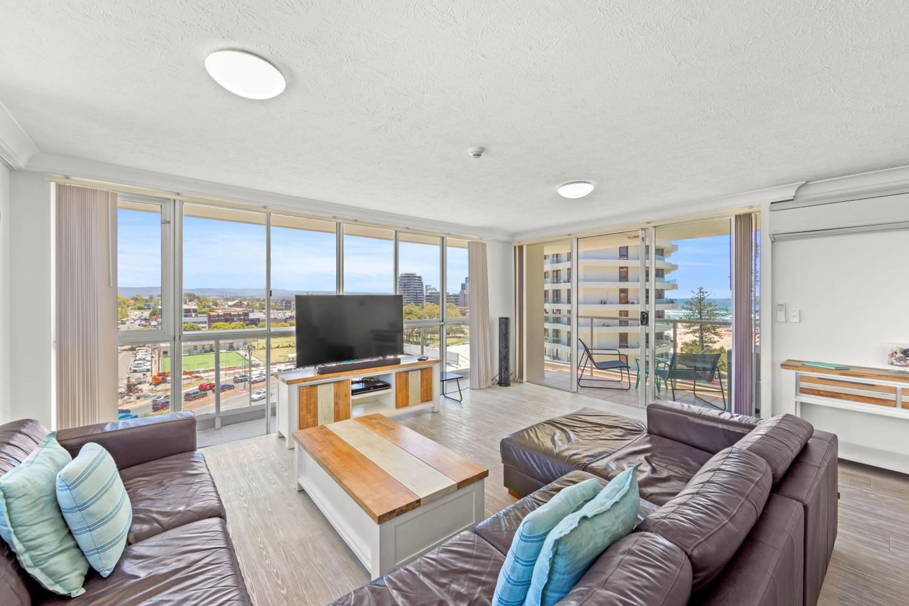 TV and multimedia in Burleigh Beach Tower