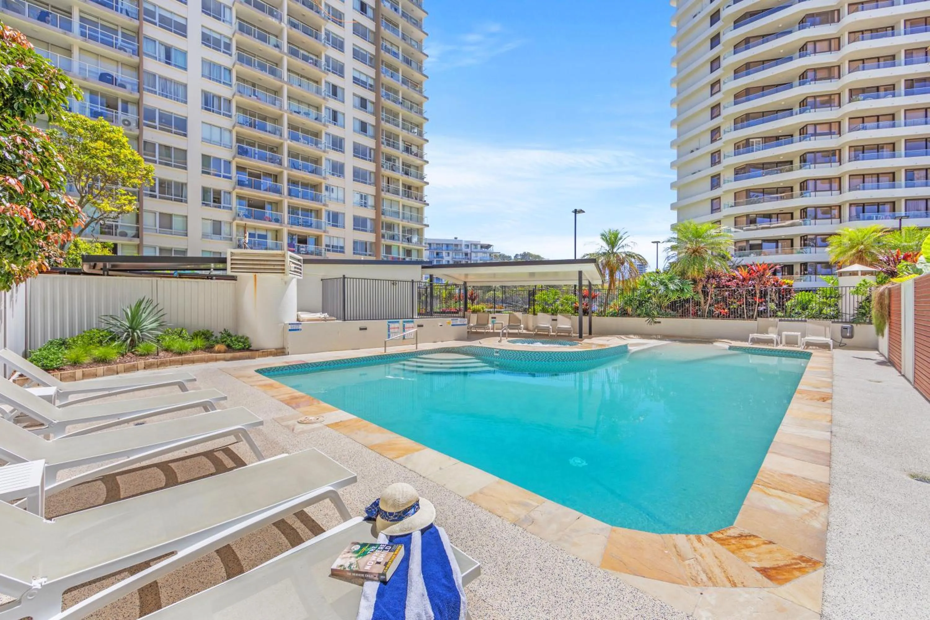 Property building in Burleigh Beach Tower