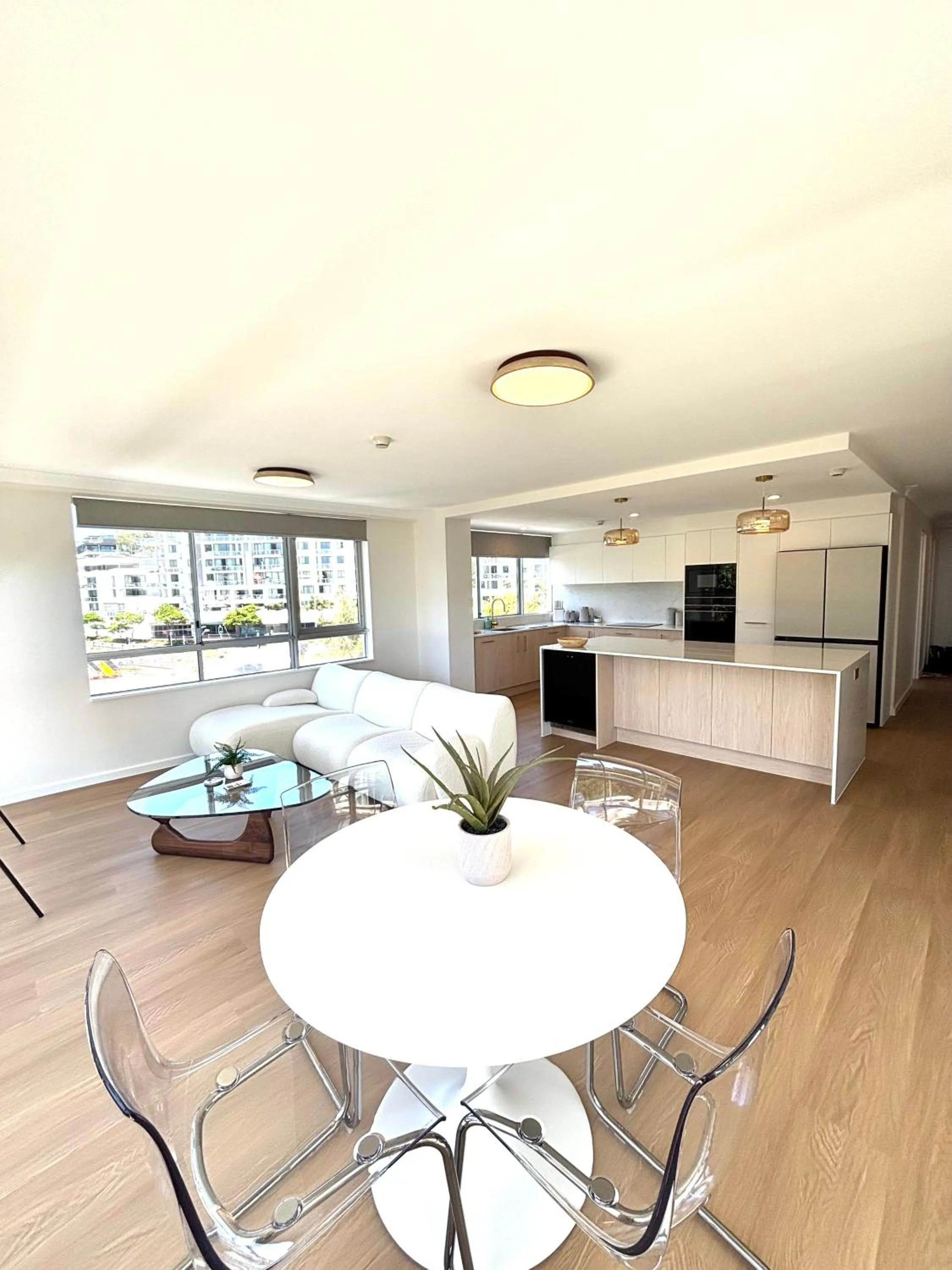 Dining area in Burleigh Beach Tower