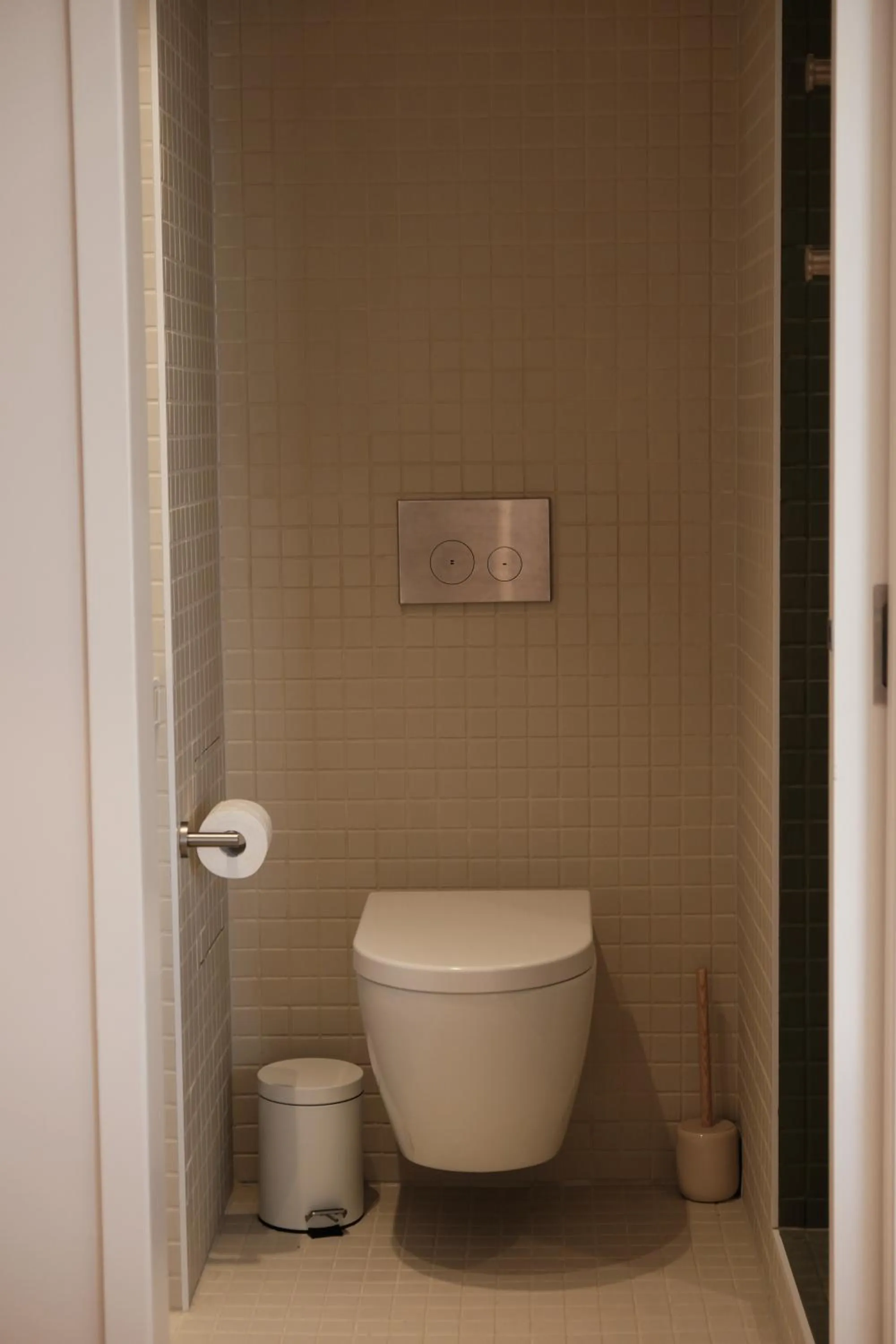 Toilet in Burleigh Beach Tower