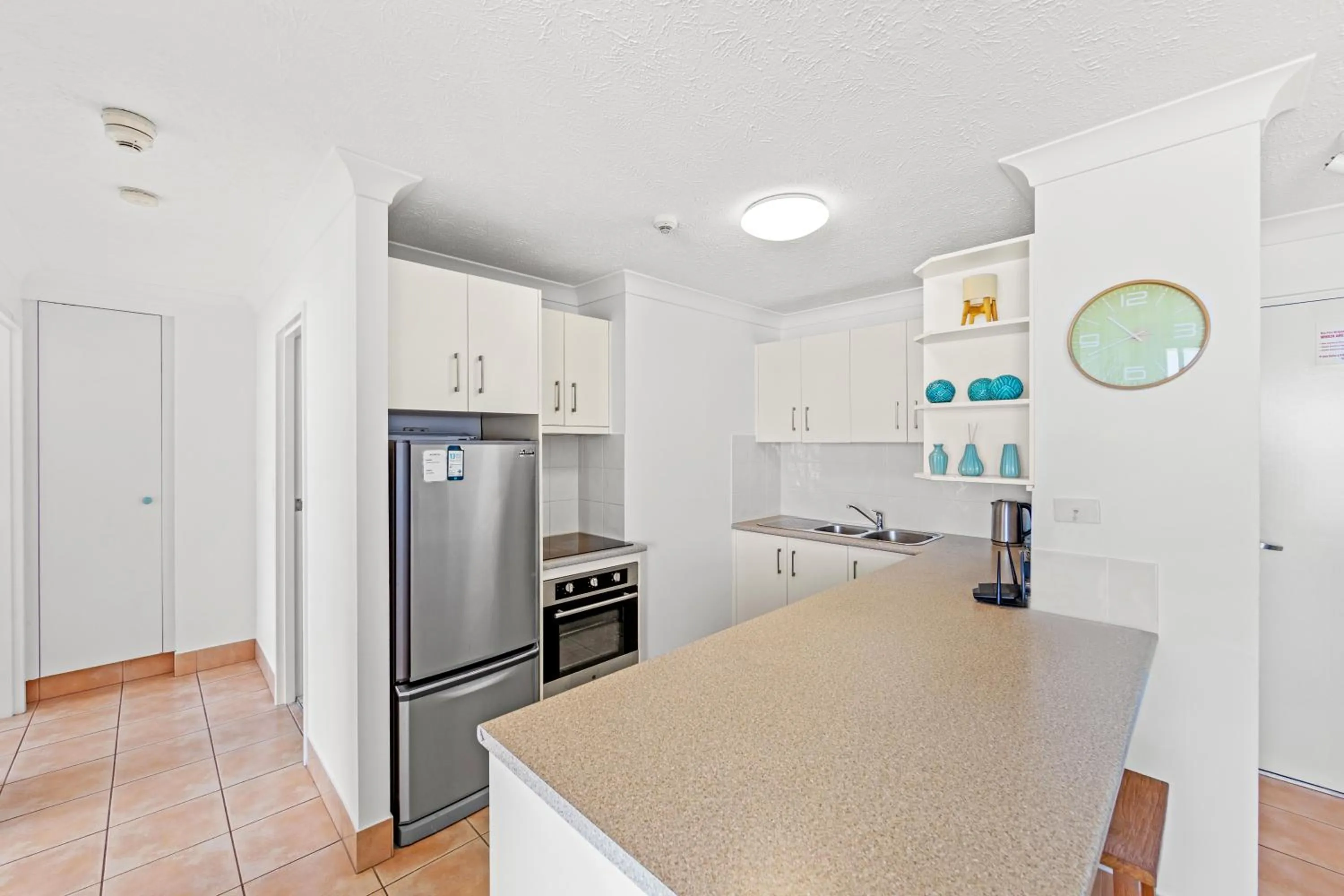 Kitchen or kitchenette in Burleigh Beach Tower