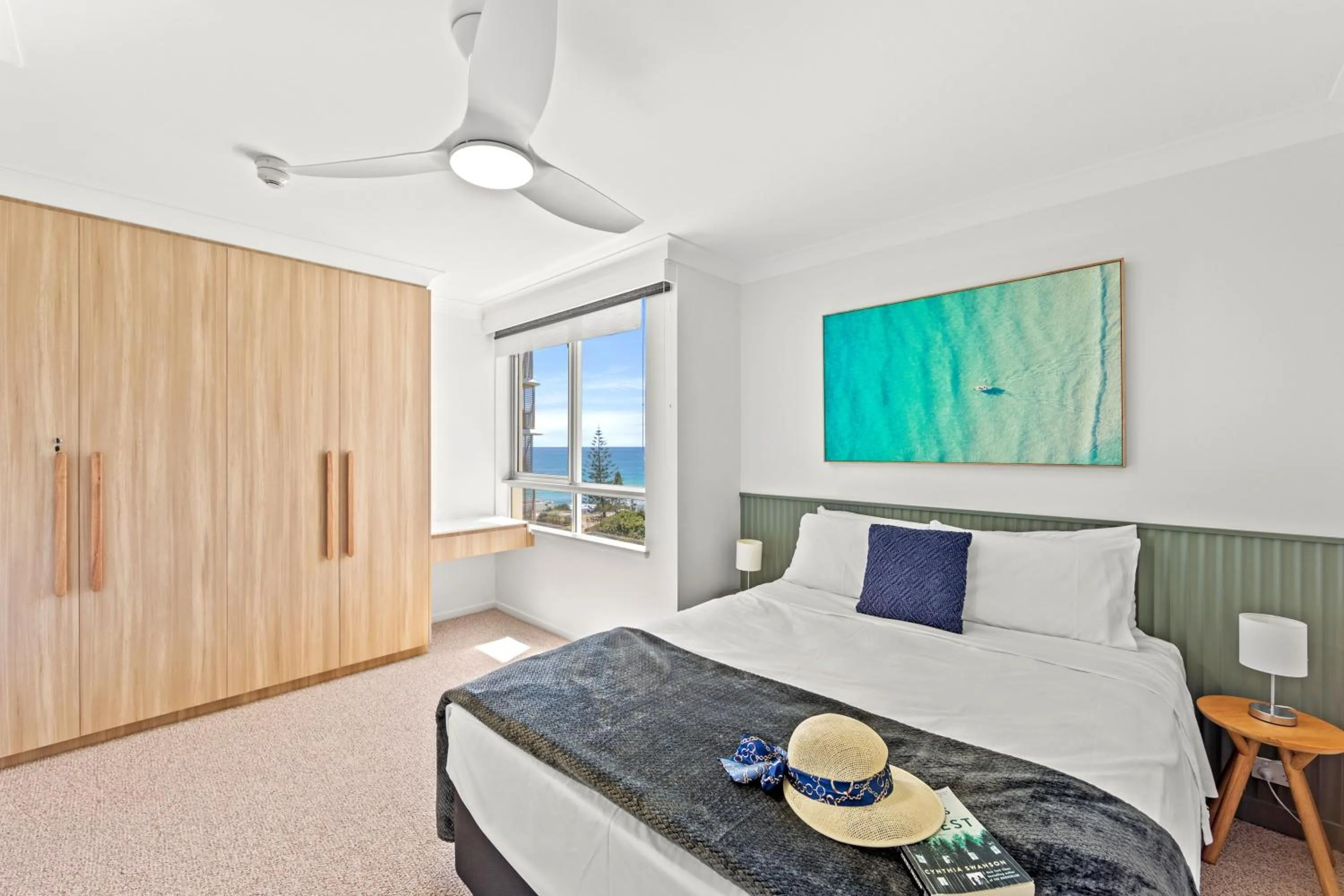 Bedroom, Bed in Burleigh Beach Tower