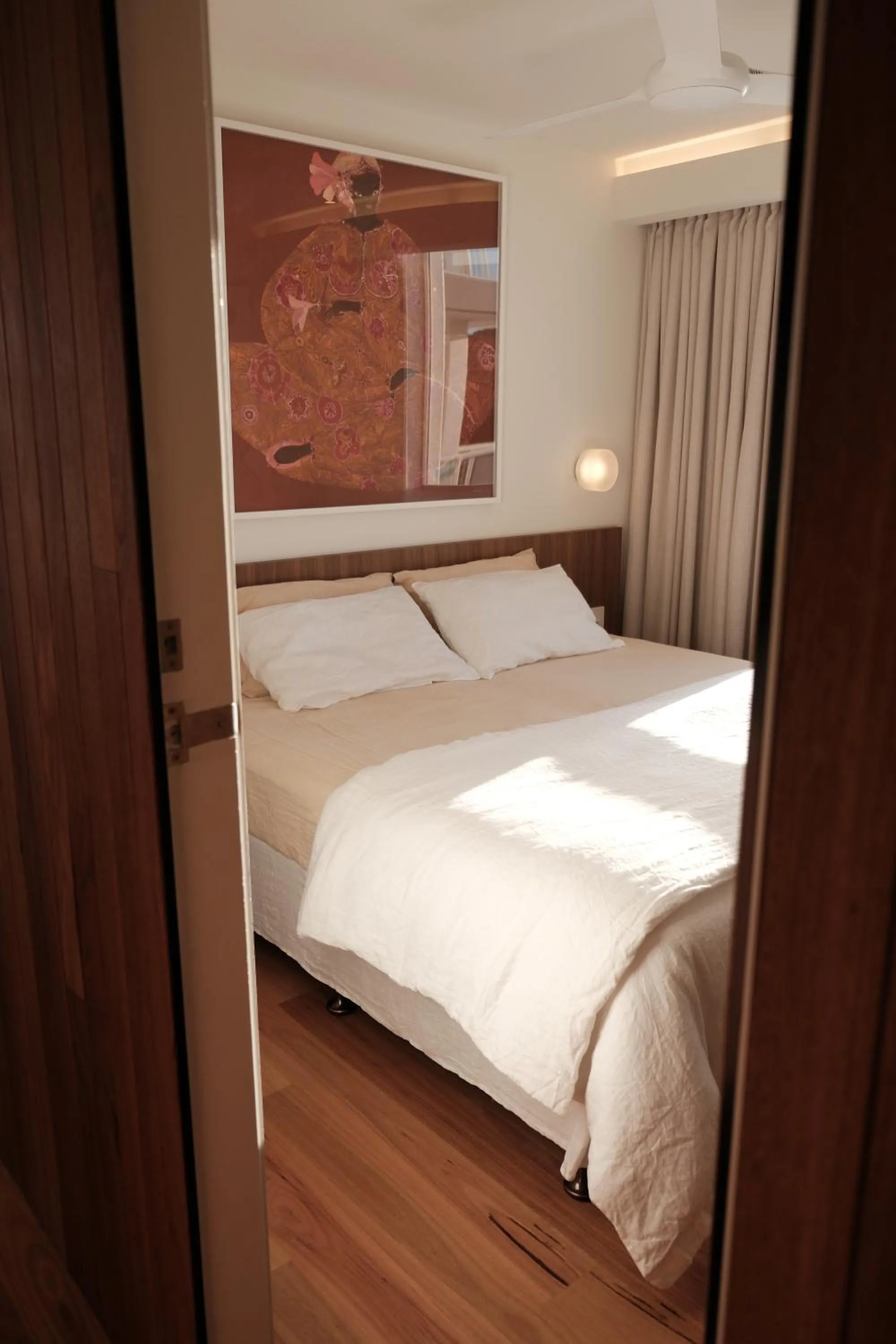 Bedroom, Bed in Burleigh Beach Tower