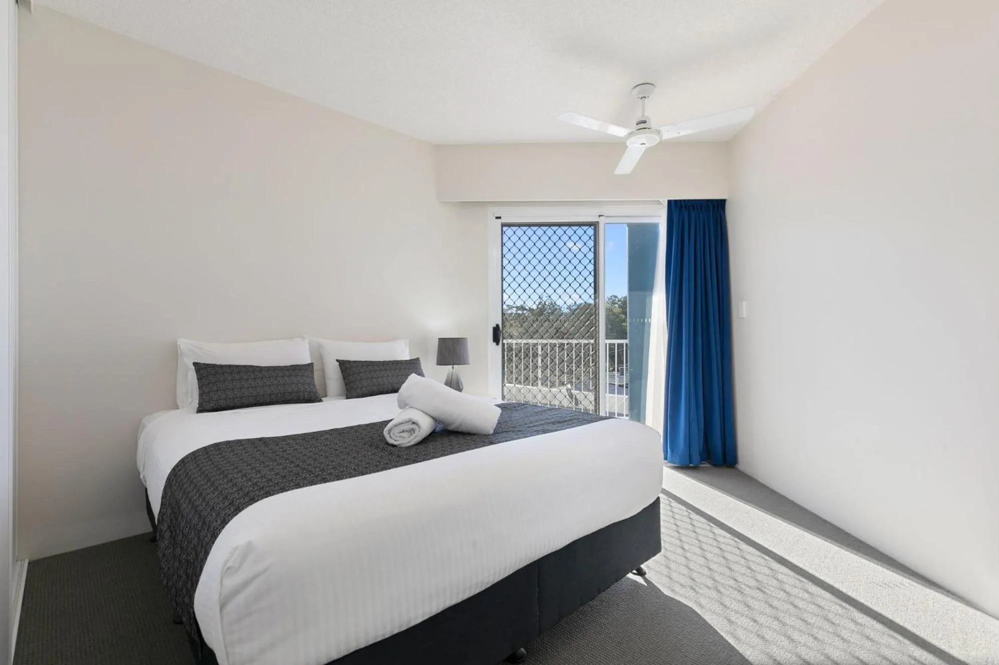 Bedroom, Bed in White Crest Apartments