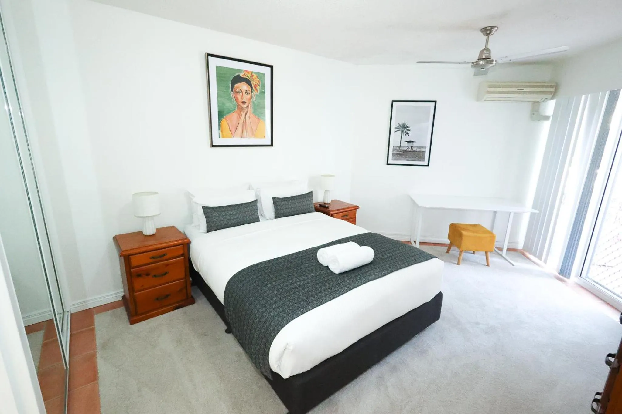 Bedroom, Bed in White Crest Apartments