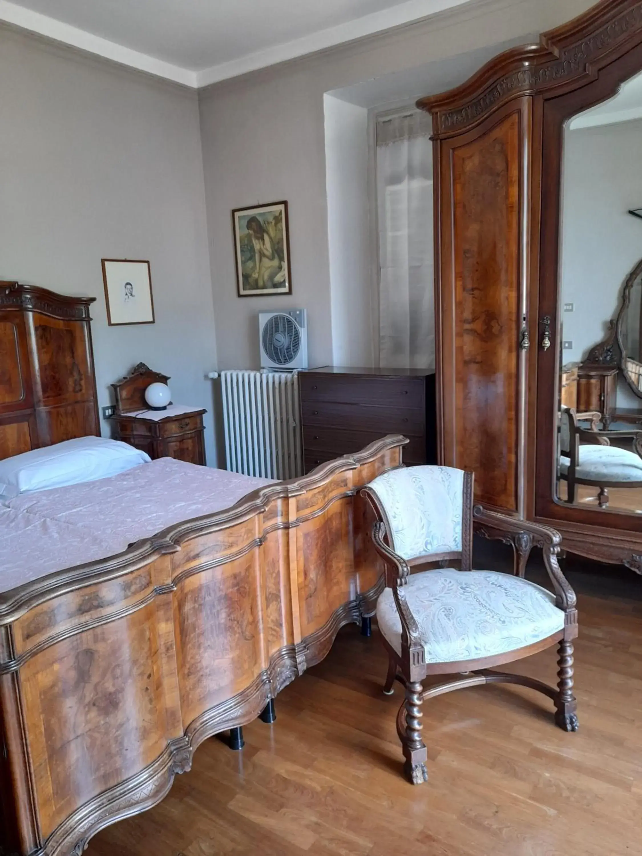 Double Room with Lake View in Albergo Milano 1920 Double Room with Lake View in Albergo Milano 1920