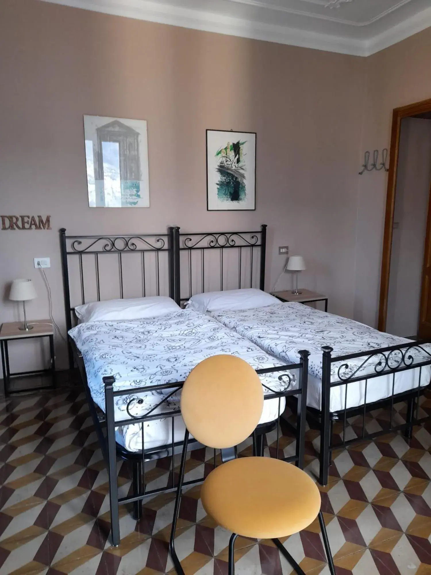Twin Room with Lake View in Albergo Milano 1920 Twin Room with Lake View in Albergo Milano 1920