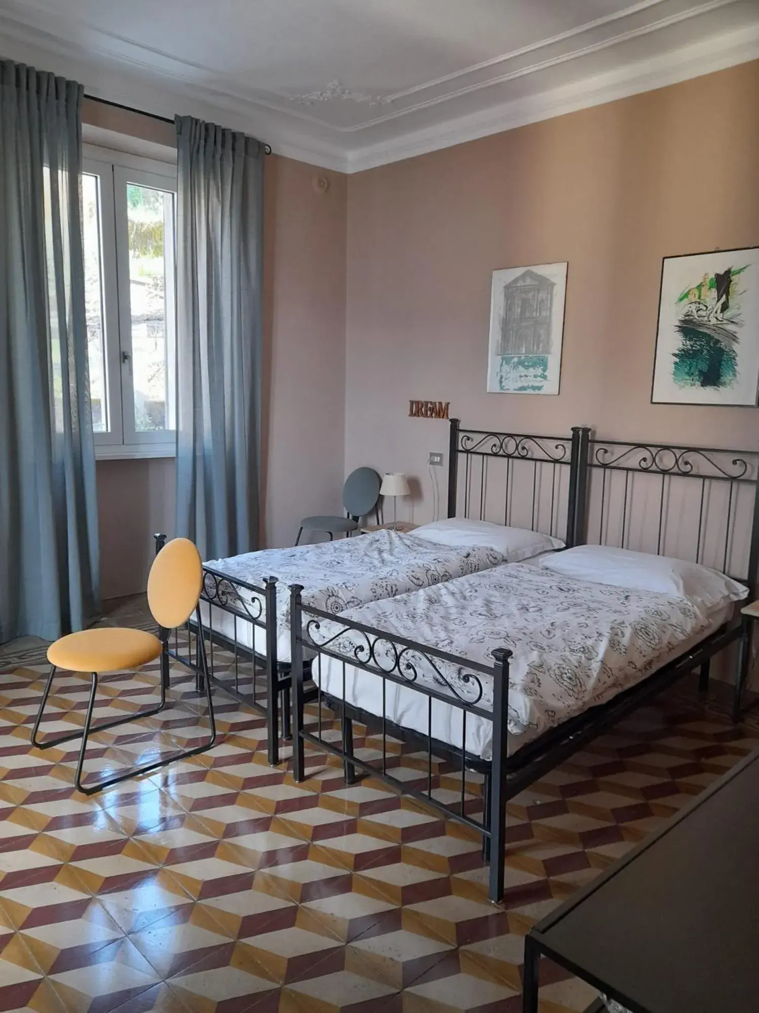 Twin Room with Lake View in Albergo Milano 1920 Twin Room with Lake View in Albergo Milano 1920