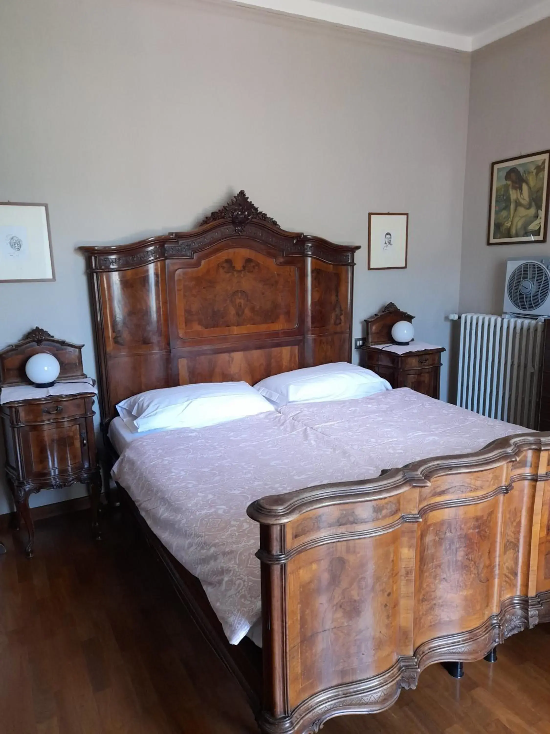 Double Room with Lake View in Albergo Milano 1920 Double Room with Lake View in Albergo Milano 1920